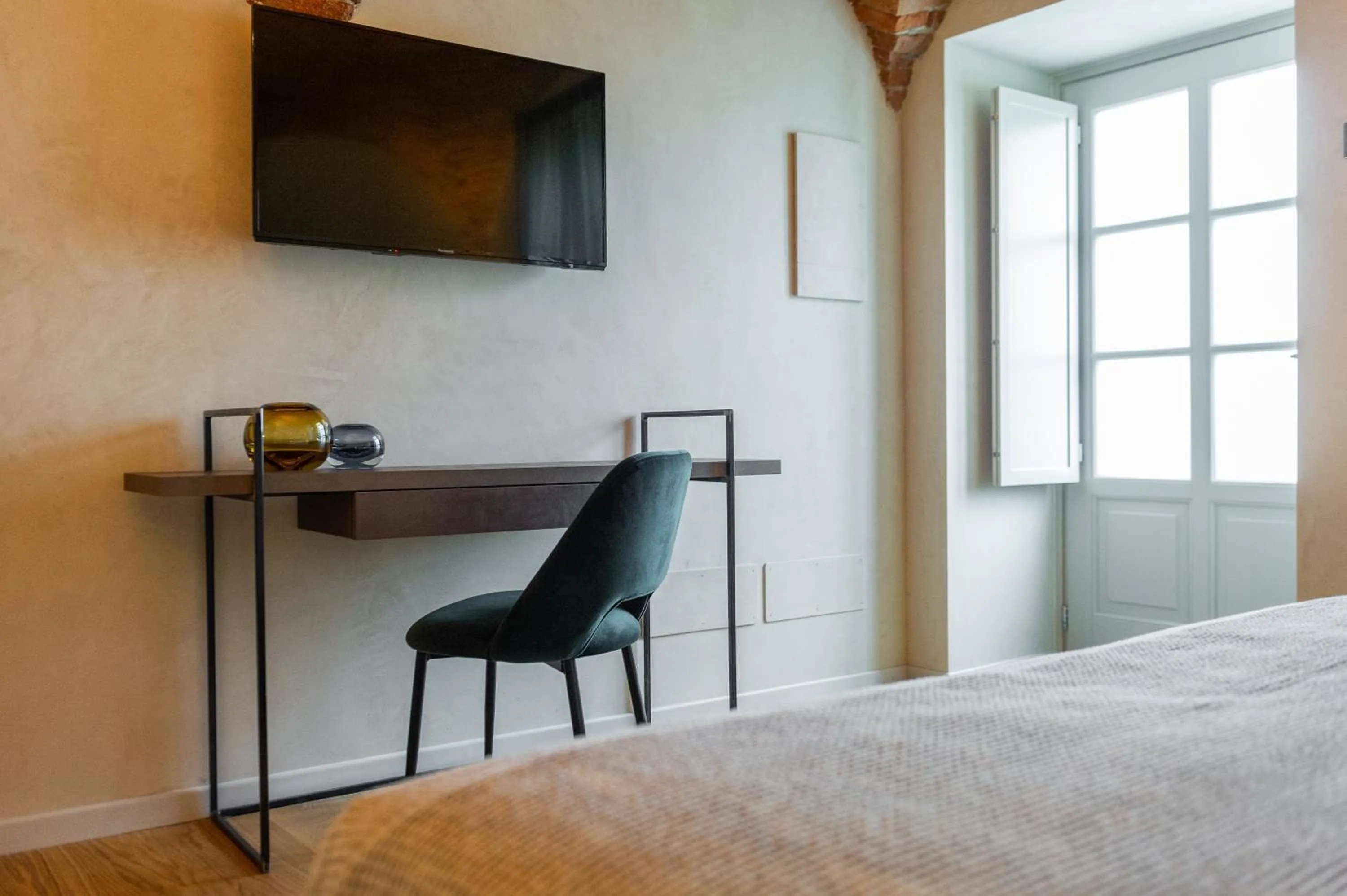 Photo of the whole room, Bed in Relais San Vigilio al Castello