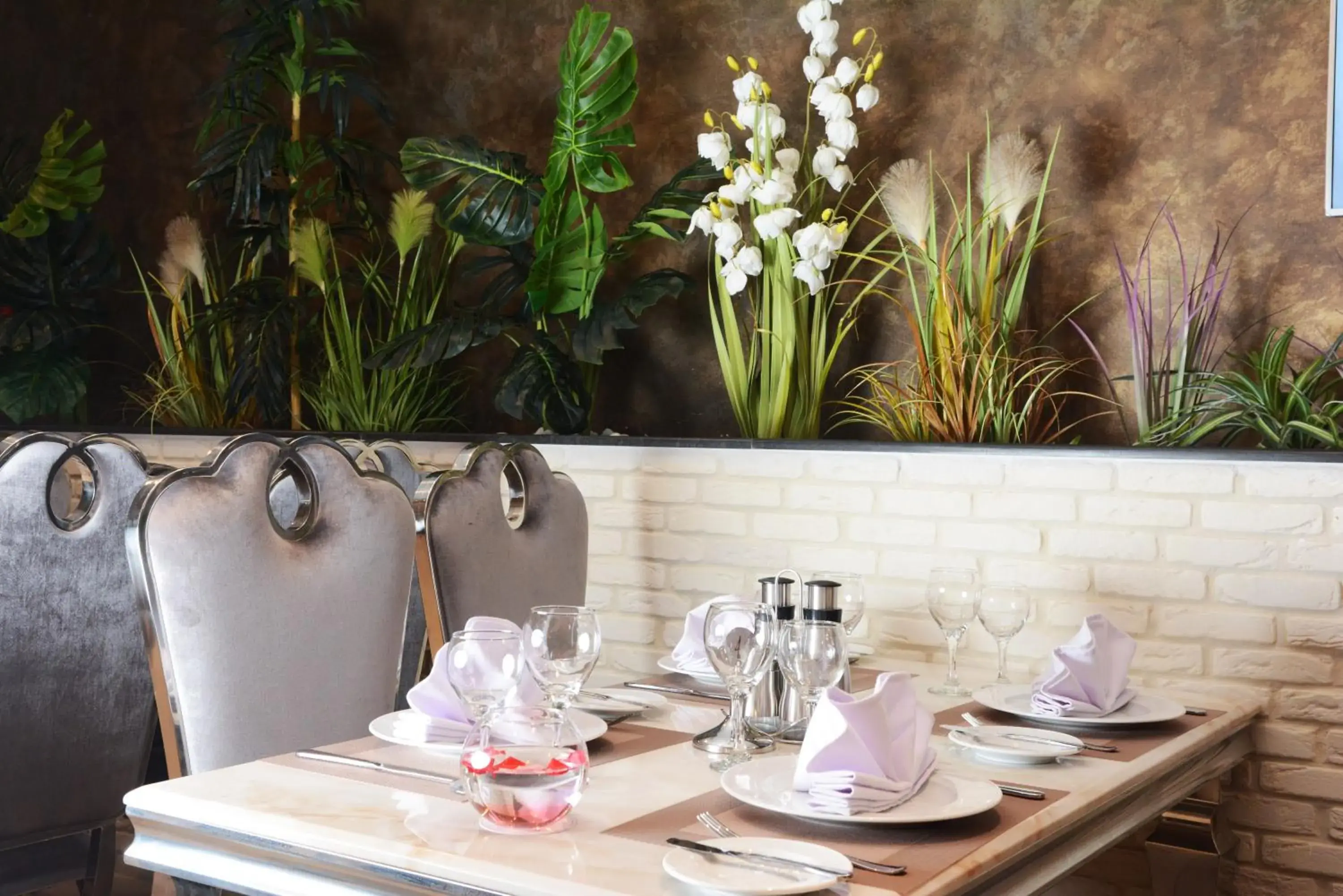 Restaurant/places to eat in Marigold Hotel Restaurant/places to eat in Marigold Hotel