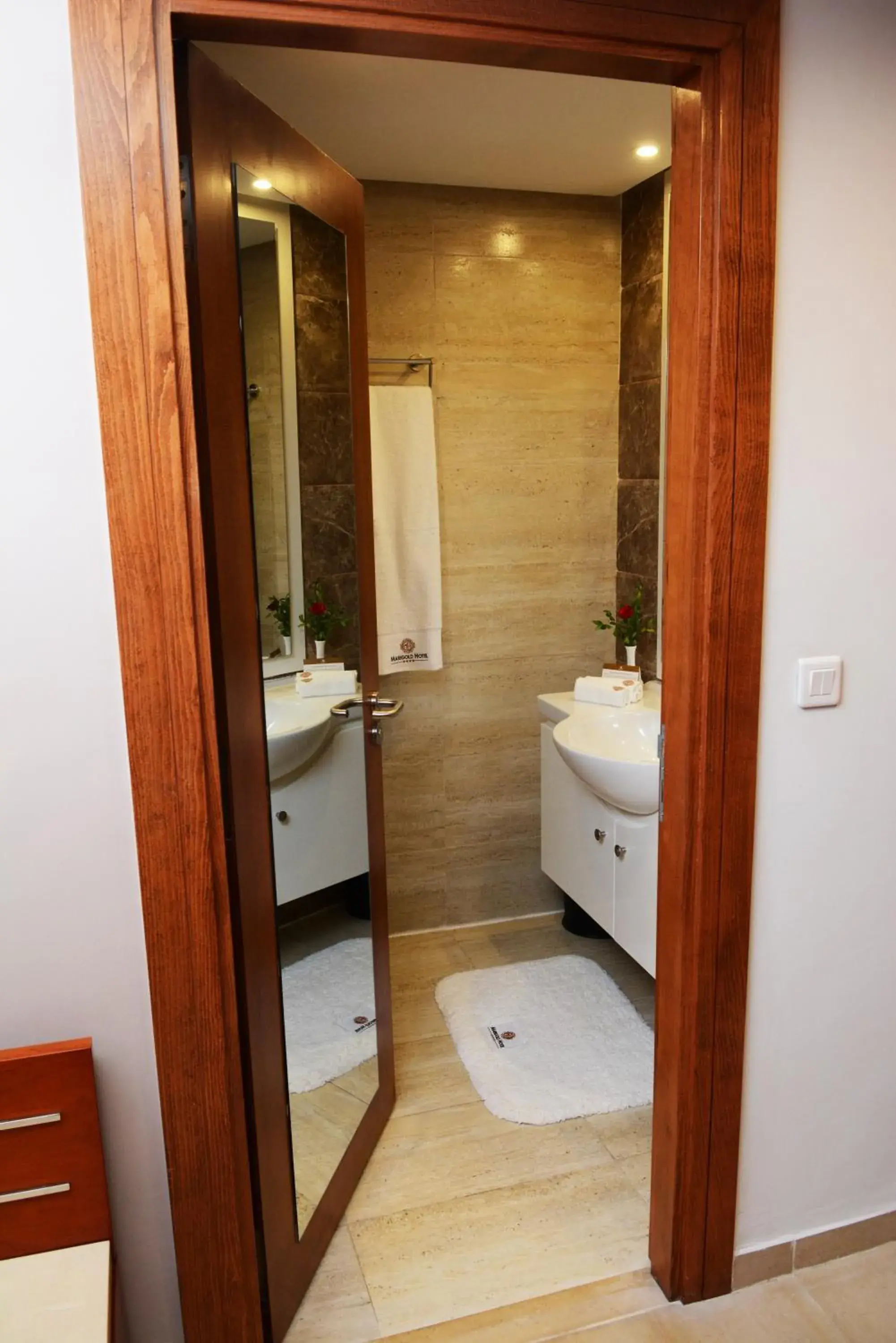 Double Room in Marigold Hotel Double Room in Marigold Hotel