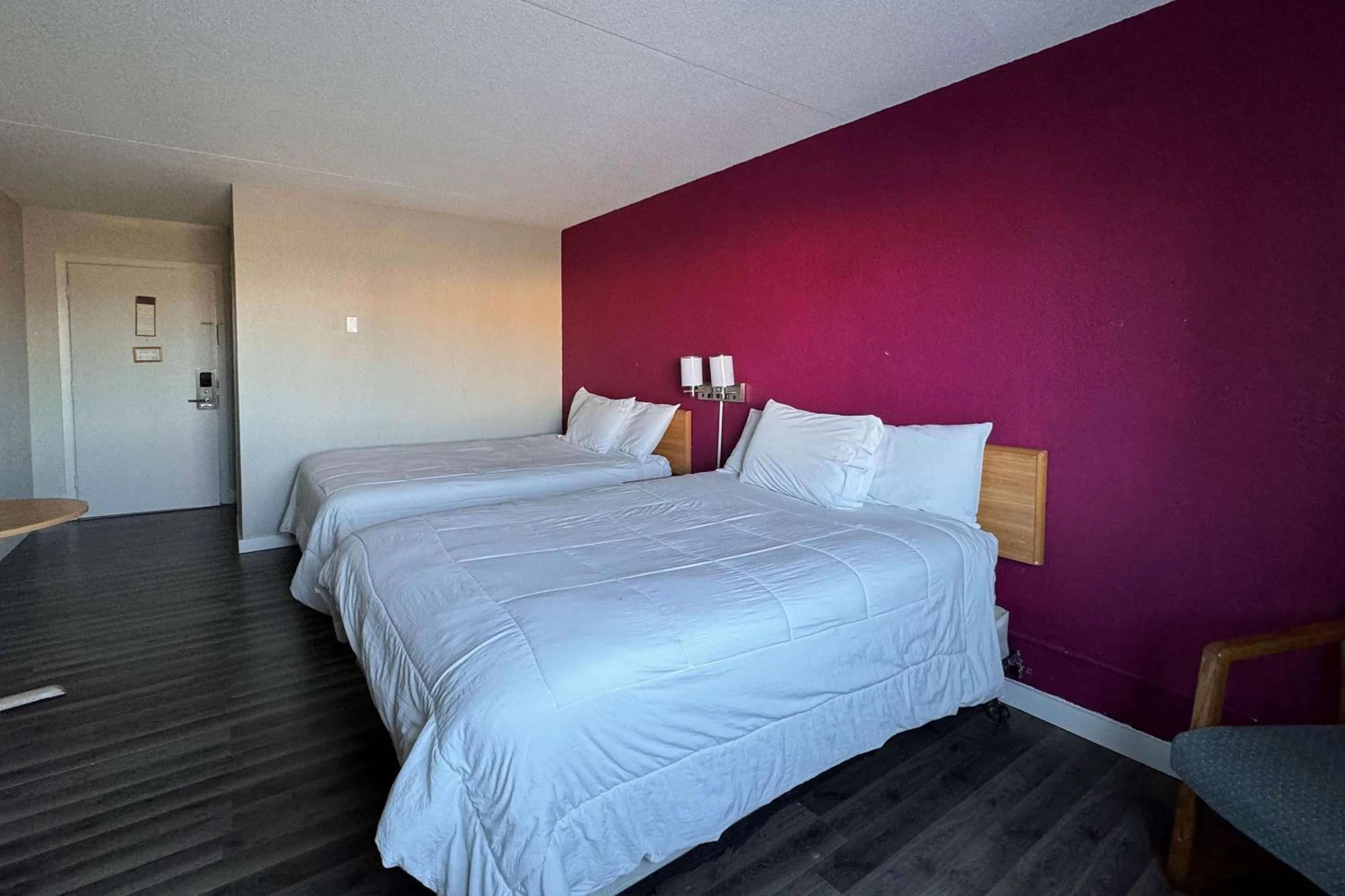 Photo of the whole room, Bed in Sauk River Inn & Suites, a Travelodge by Wyndham