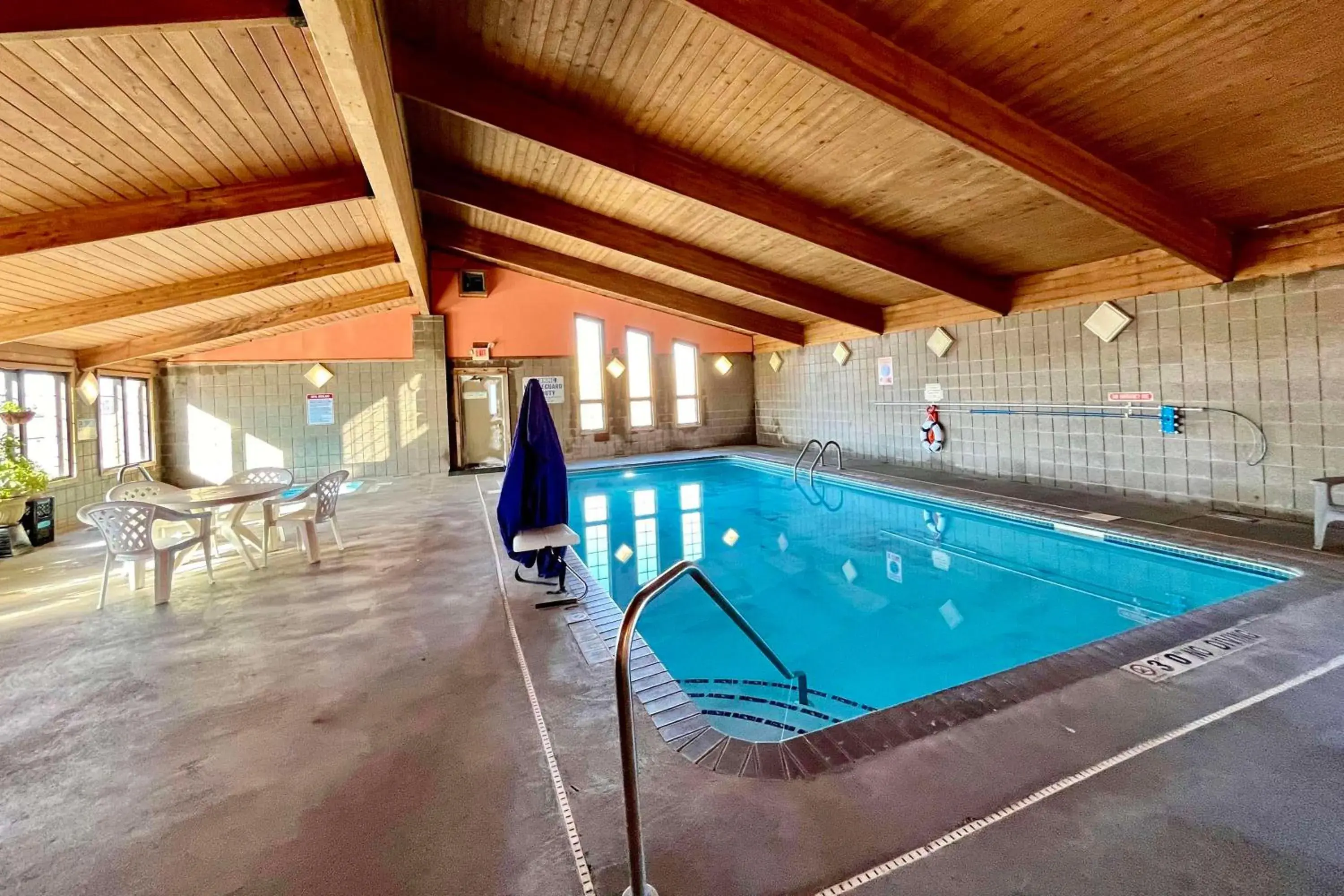 Swimming pool in Sauk River Inn & Suites, a Travelodge by Wyndham Swimming pool in Sauk River Inn & Suites, a Travelodge by Wyndham
