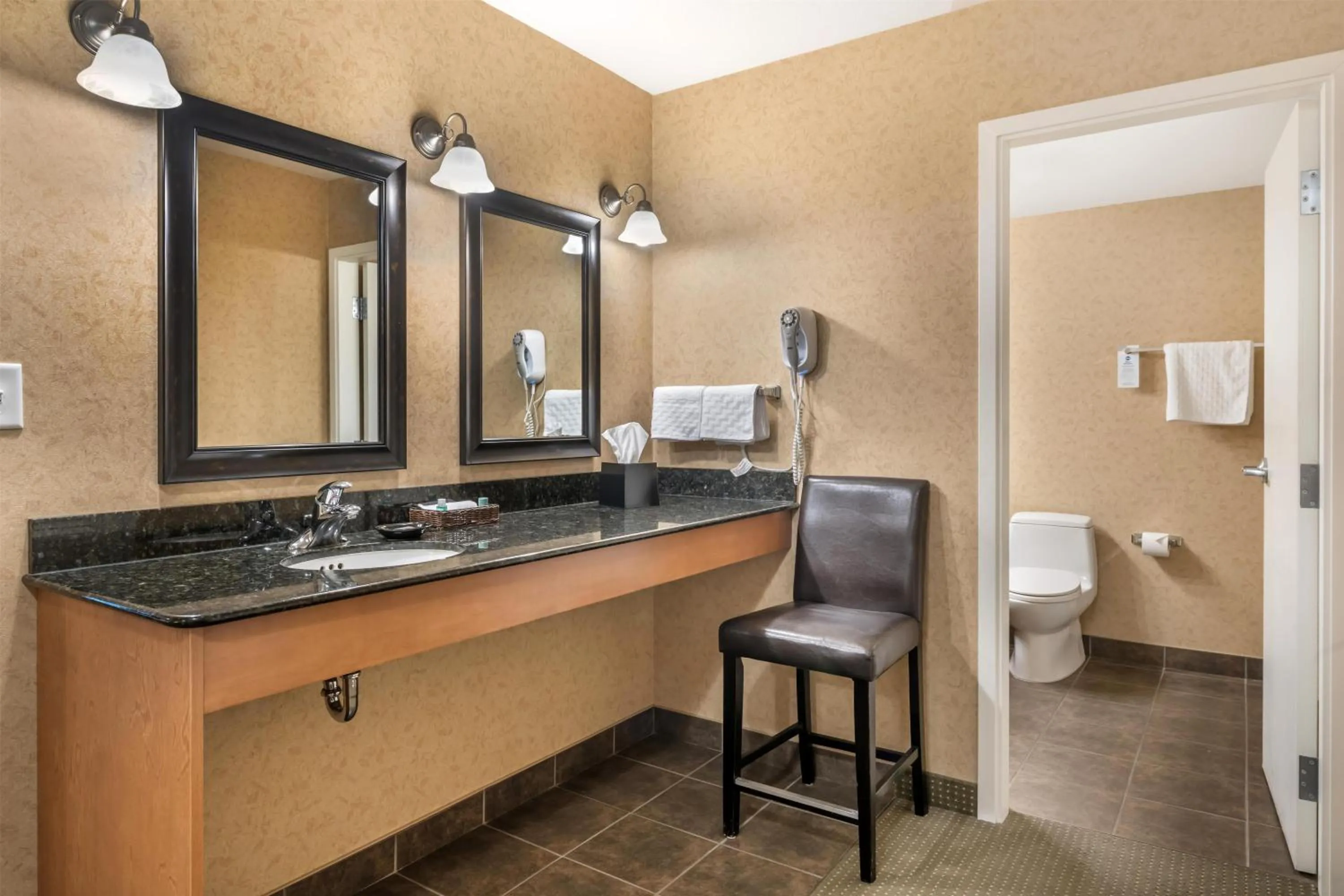 Bathroom in Best Western Sicamous Inn