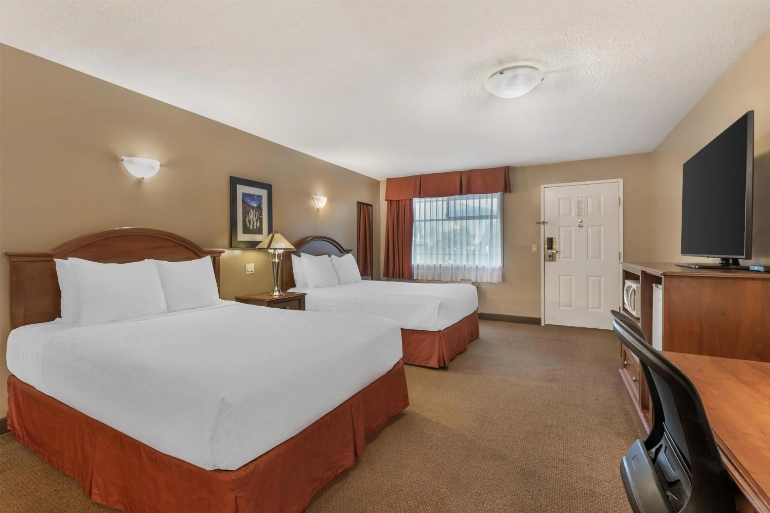 Bedroom, Bed in Best Western Sicamous Inn