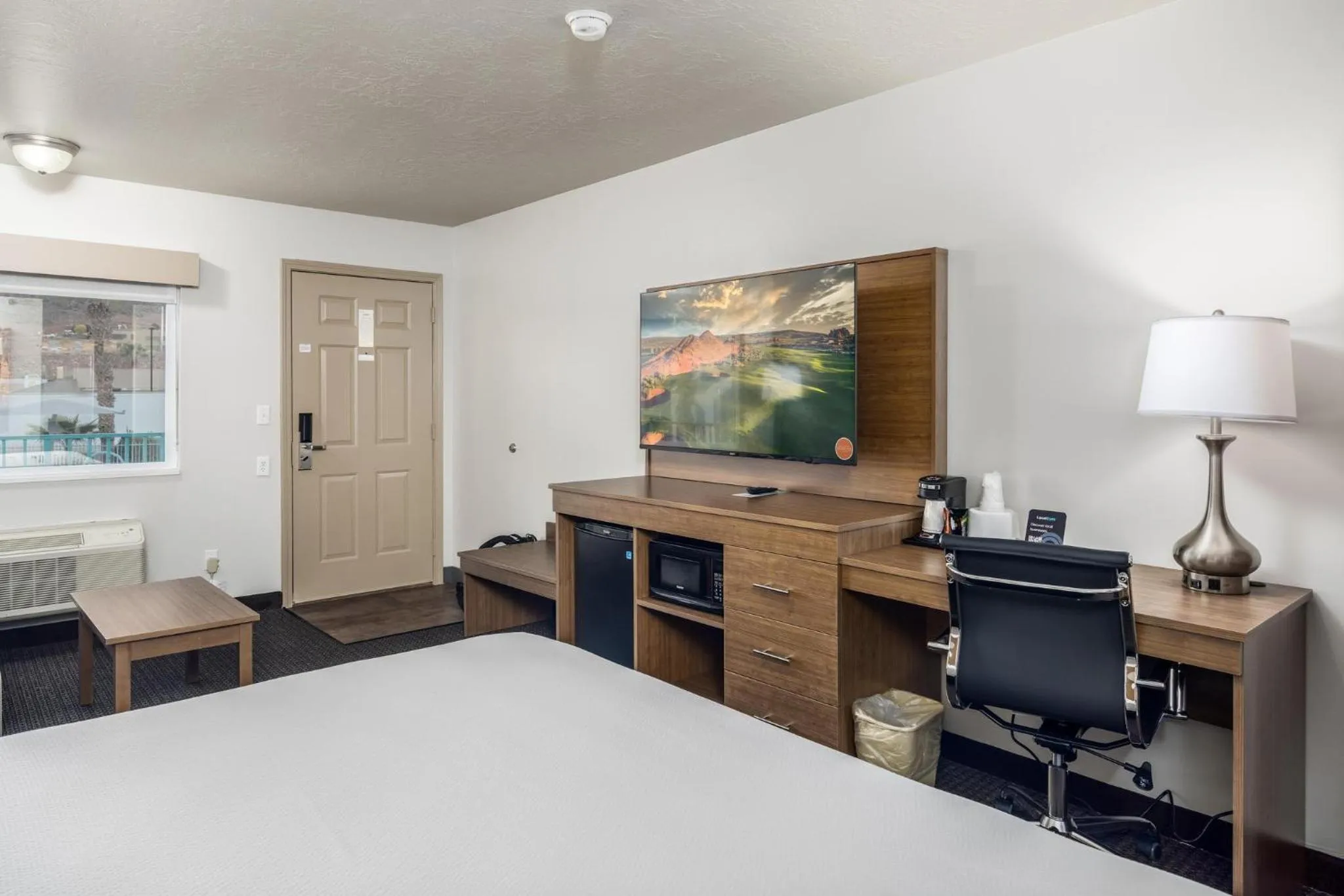 Bedroom, Bed in St. George Inn and Suites