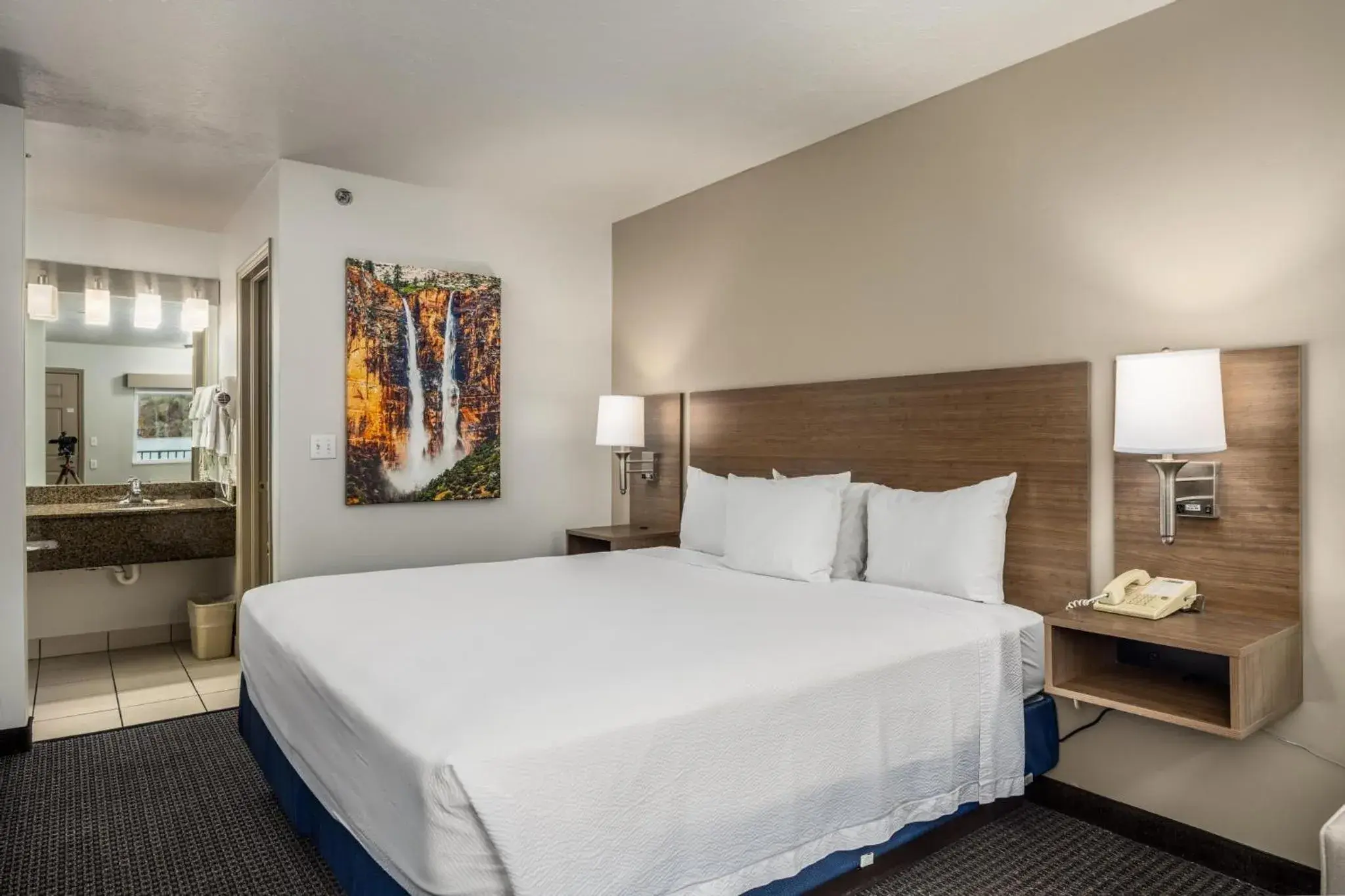 Bedroom, Bed in St. George Inn and Suites Bedroom, Bed in St. George Inn and Suites