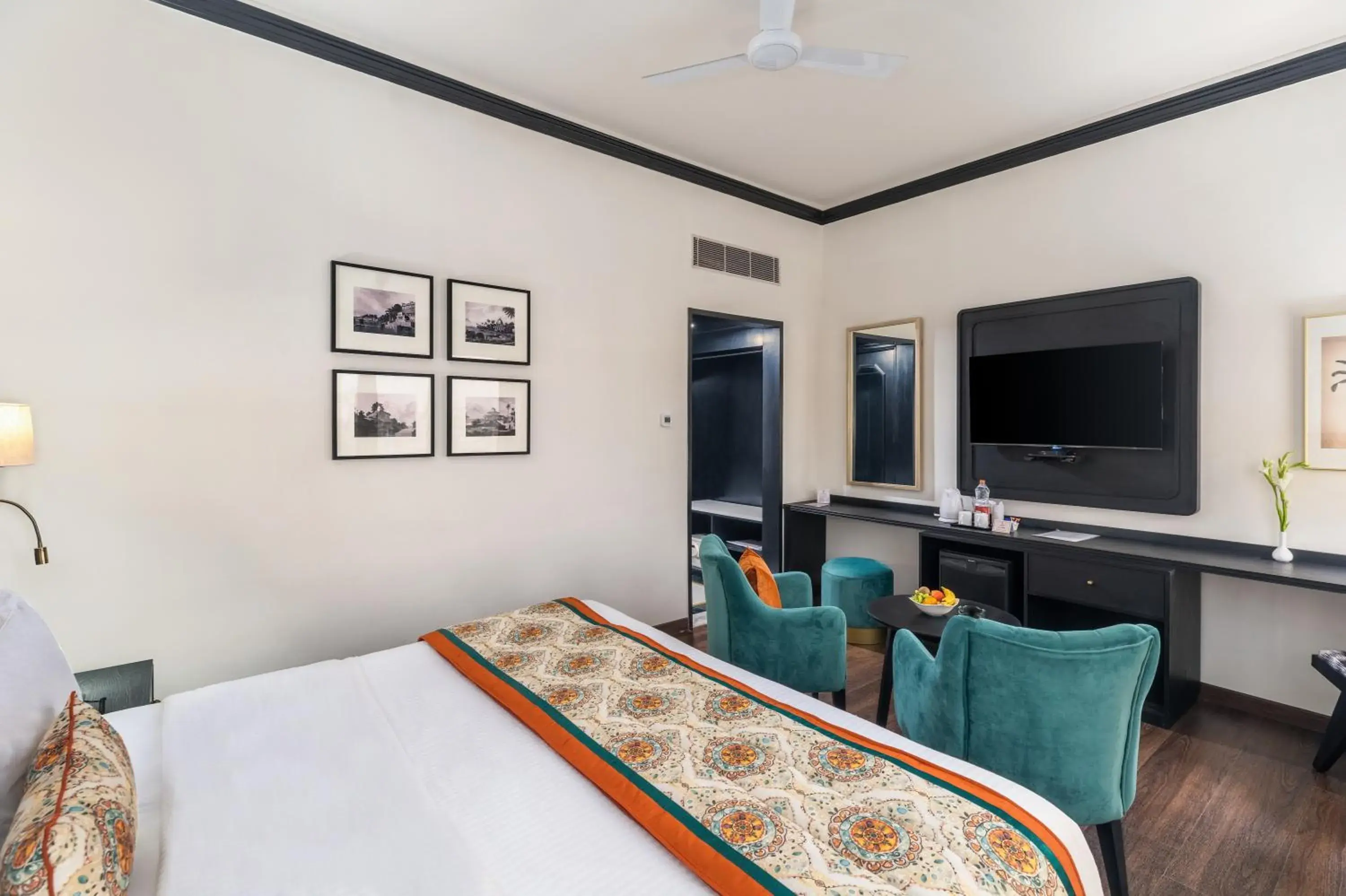 Photo of the whole room, Bed in Rajdarshan - A Lake View Hotel in Udaipur Photo of the whole room, Bed in Rajdarshan - A Lake View Hotel in Udaipur
