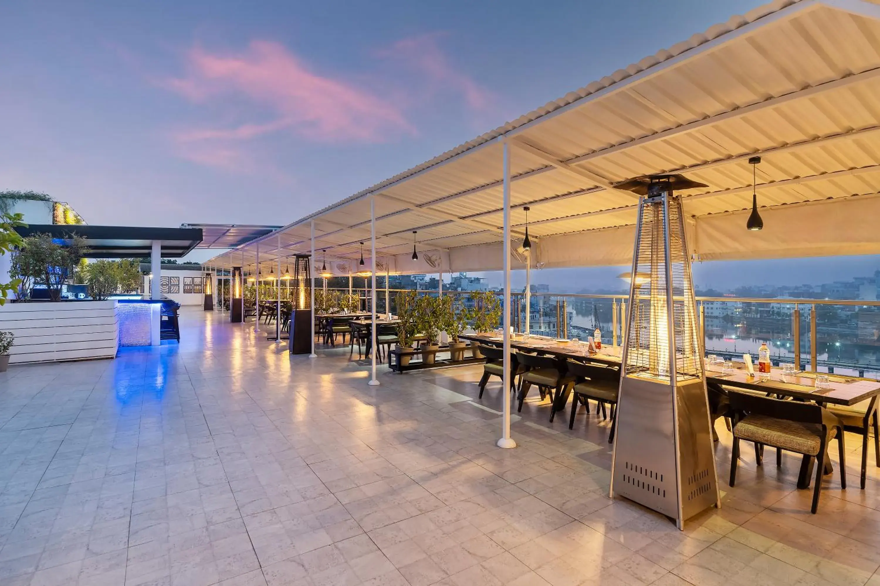 Restaurant/places to eat in Rajdarshan - A Lake View Hotel in Udaipur Restaurant/places to eat in Rajdarshan - A Lake View Hotel in Udaipur