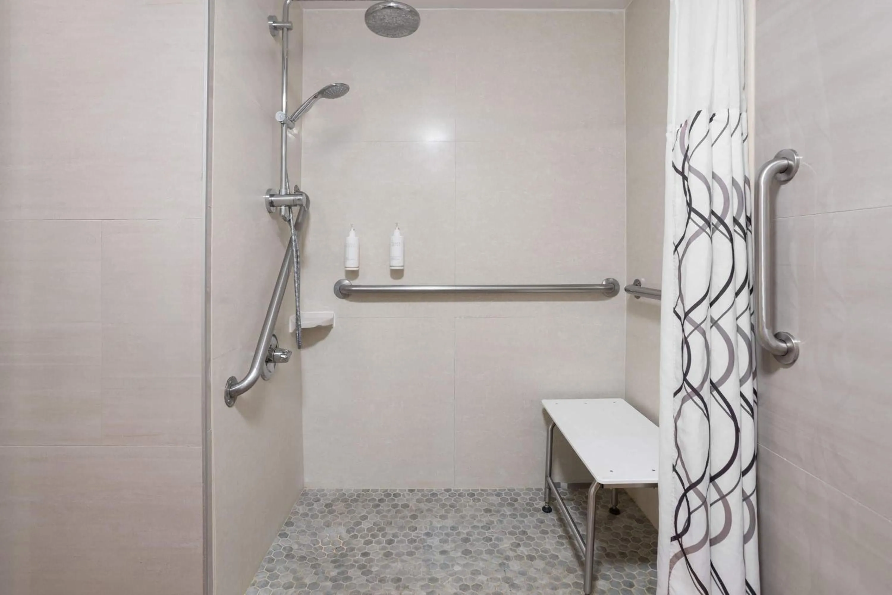 Shower in Howard Johnson by Wyndham Savannah GA