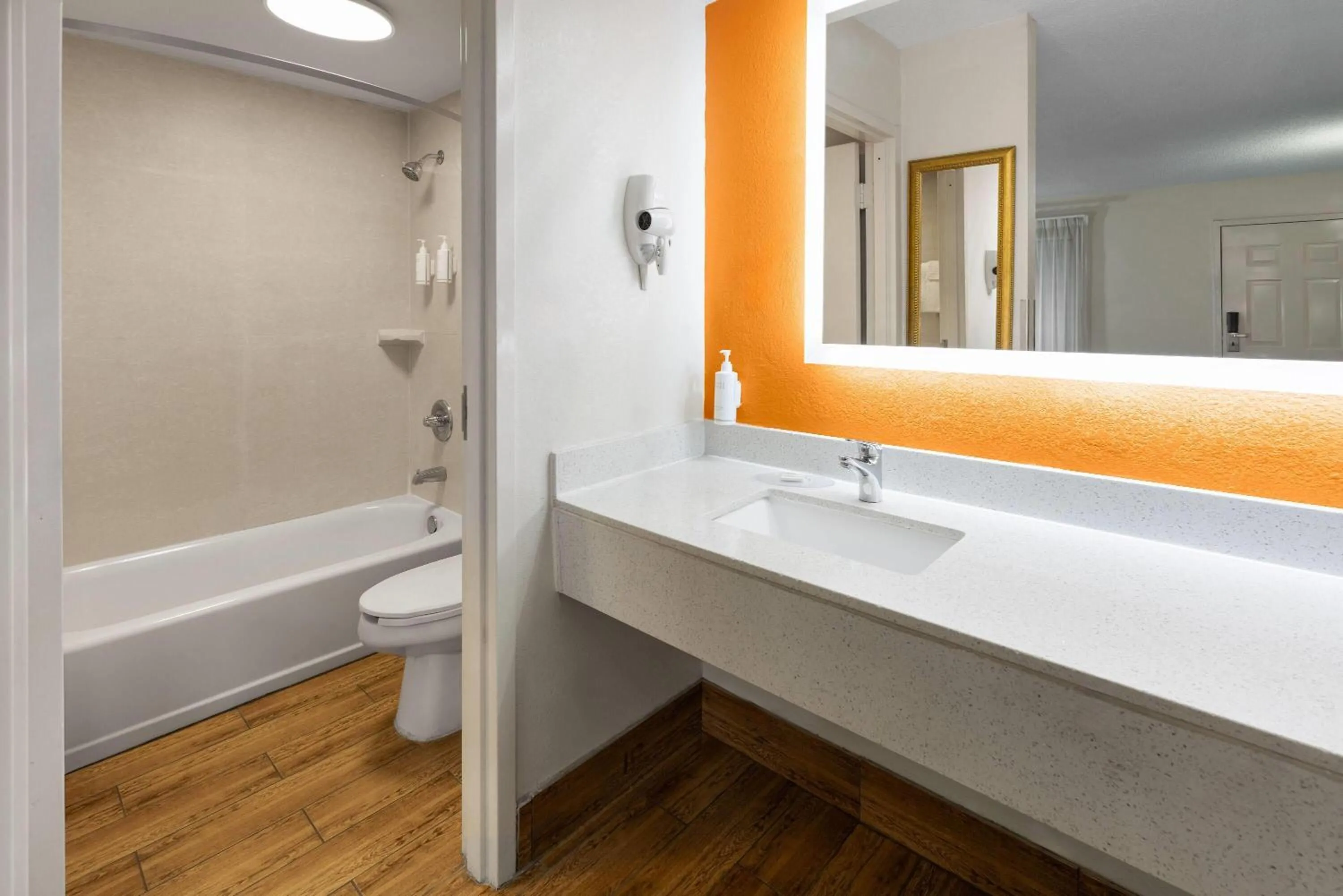 Bathroom in Howard Johnson by Wyndham Savannah GA