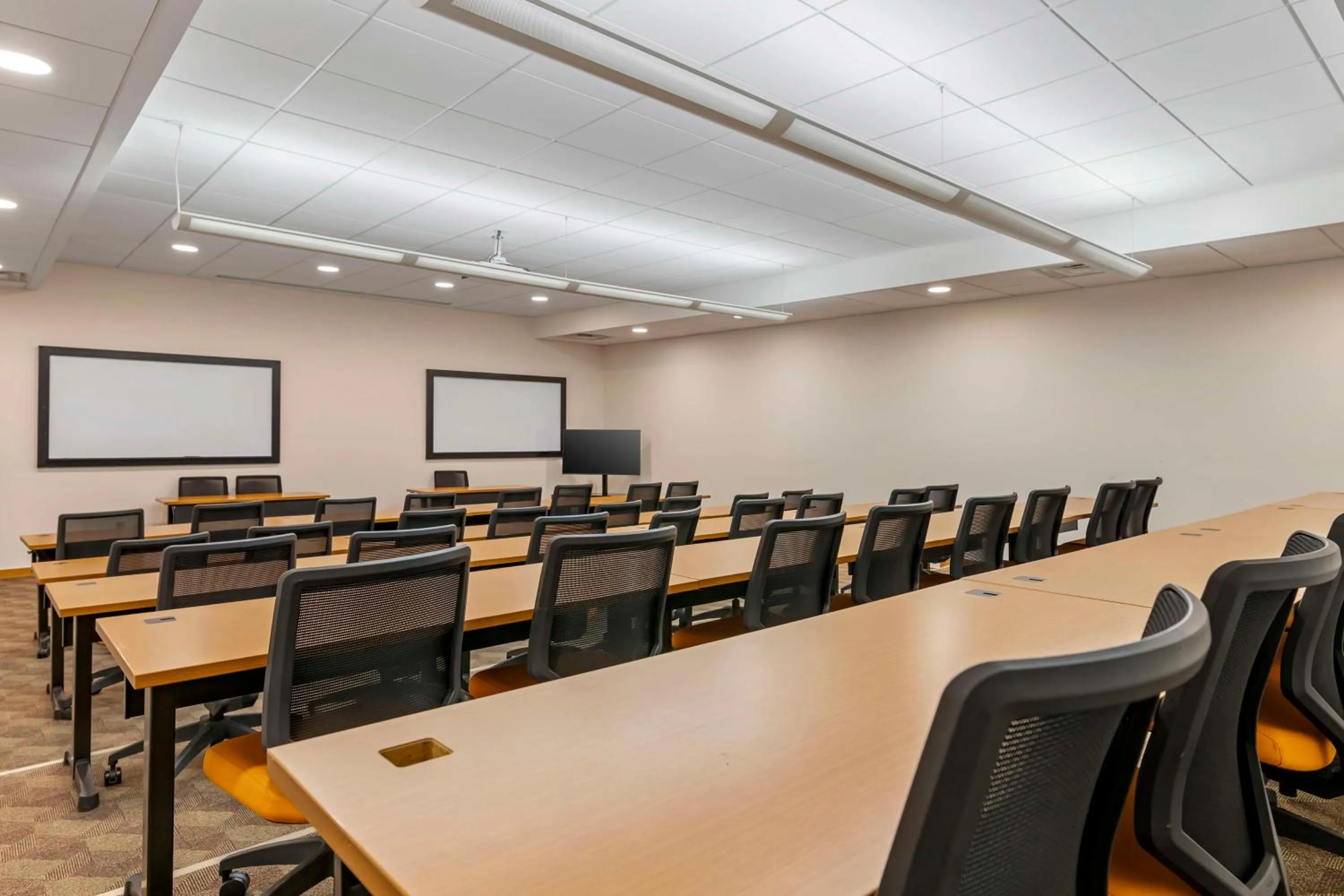 Meeting/conference room in Best Western Plus InnTowner Madison