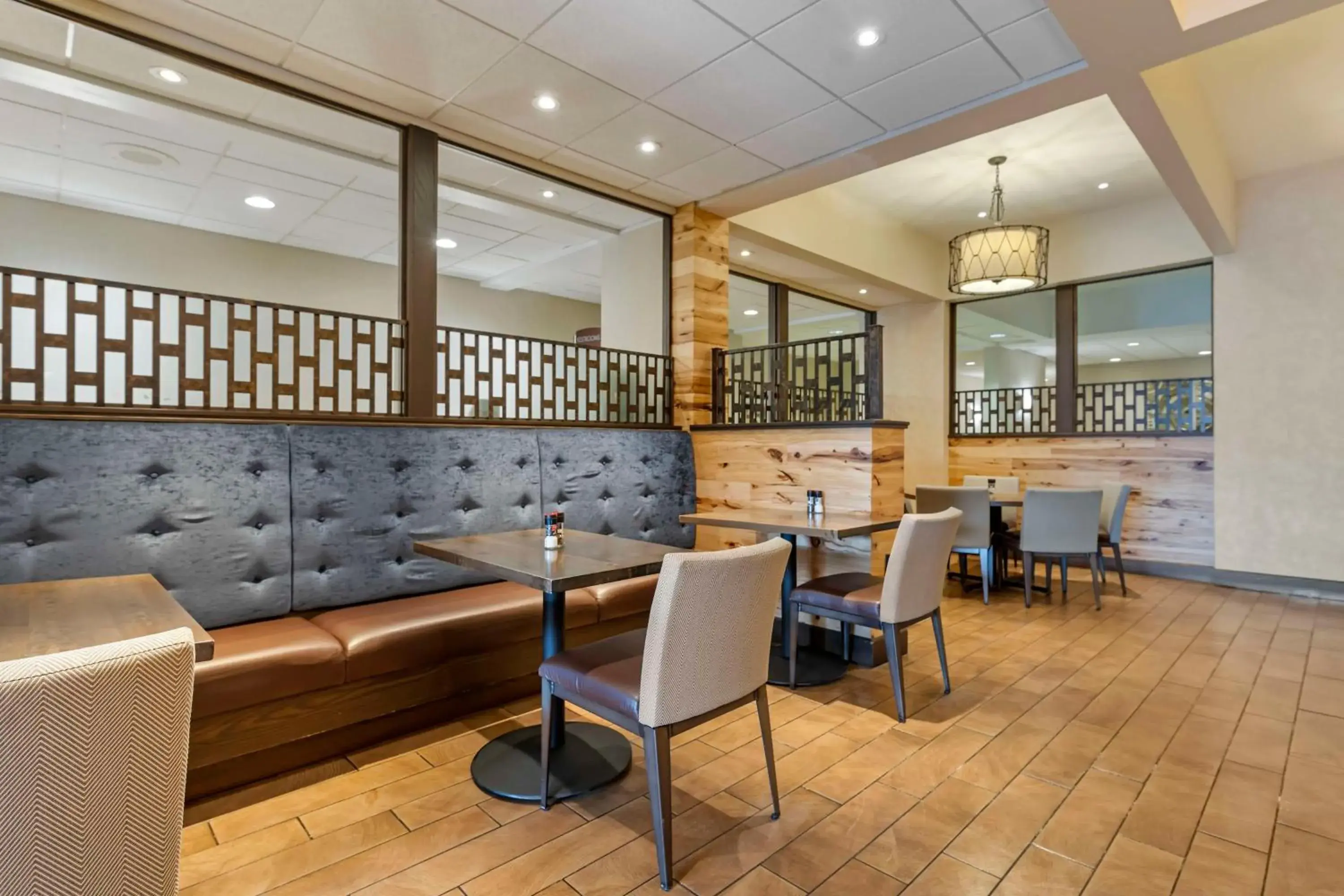 Breakfast in Best Western Plus InnTowner Madison Breakfast in Best Western Plus InnTowner Madison