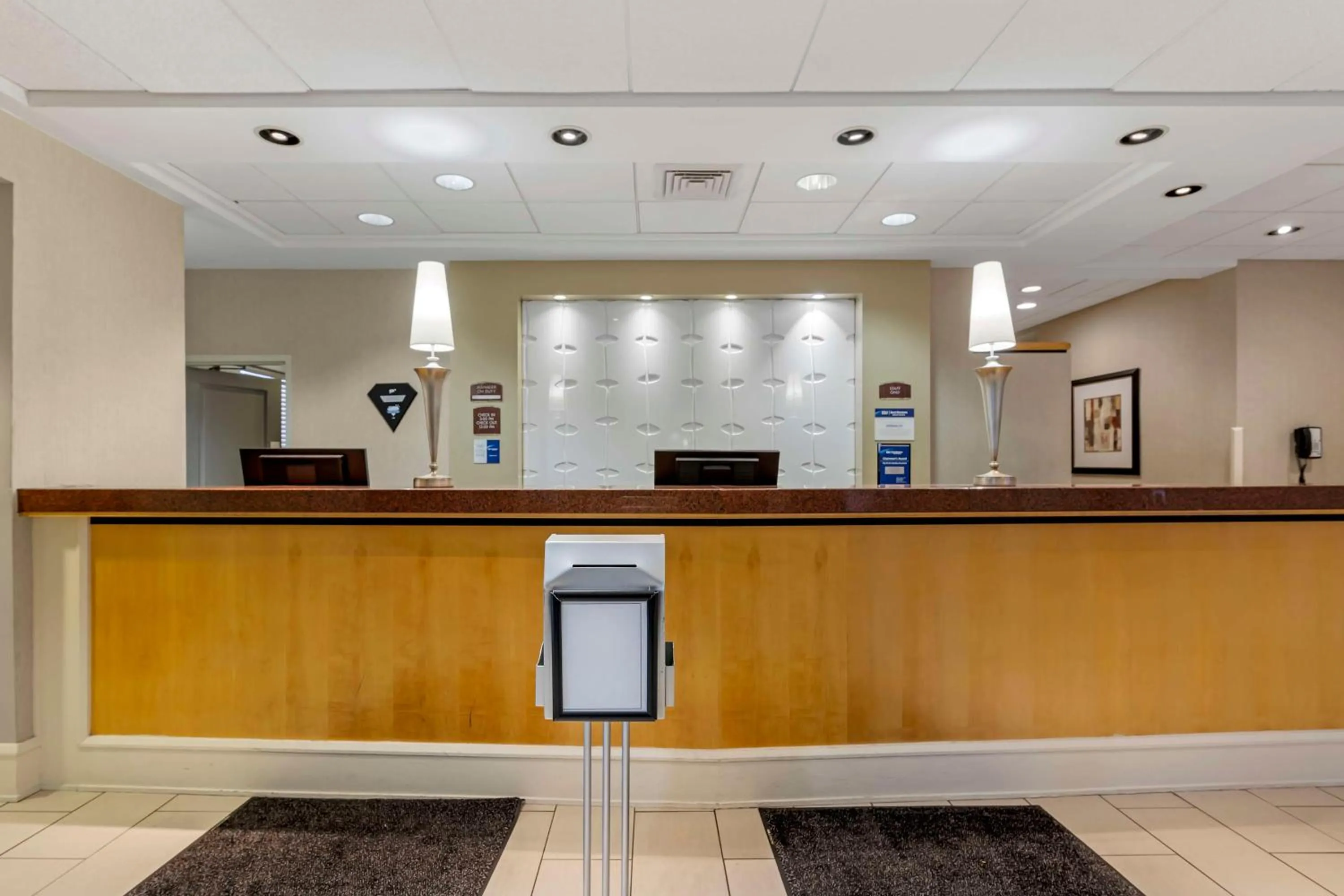 Lobby or reception in Best Western Plus InnTowner Madison