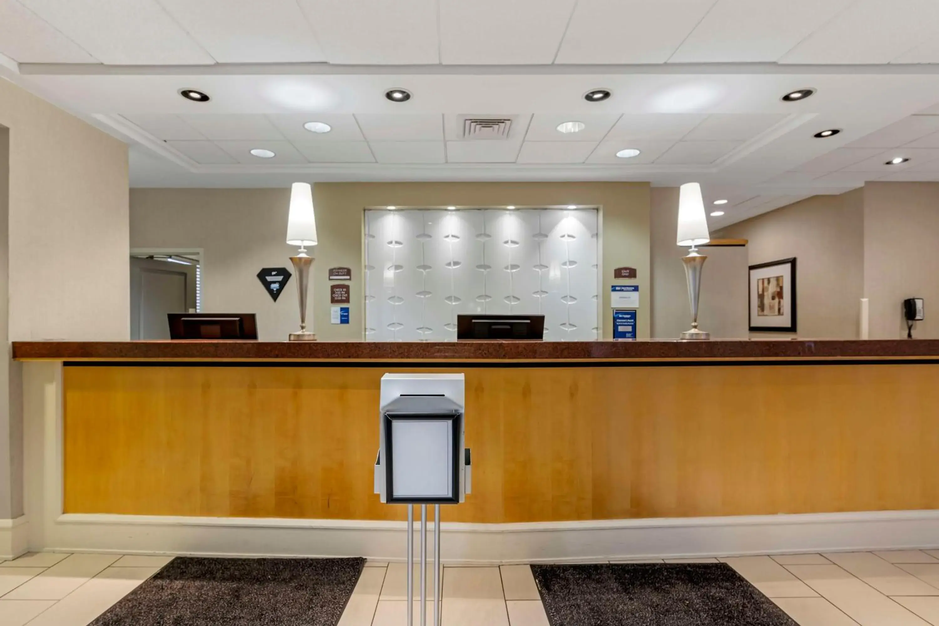 Lobby or reception in Best Western Plus InnTowner Madison Lobby or reception in Best Western Plus InnTowner Madison