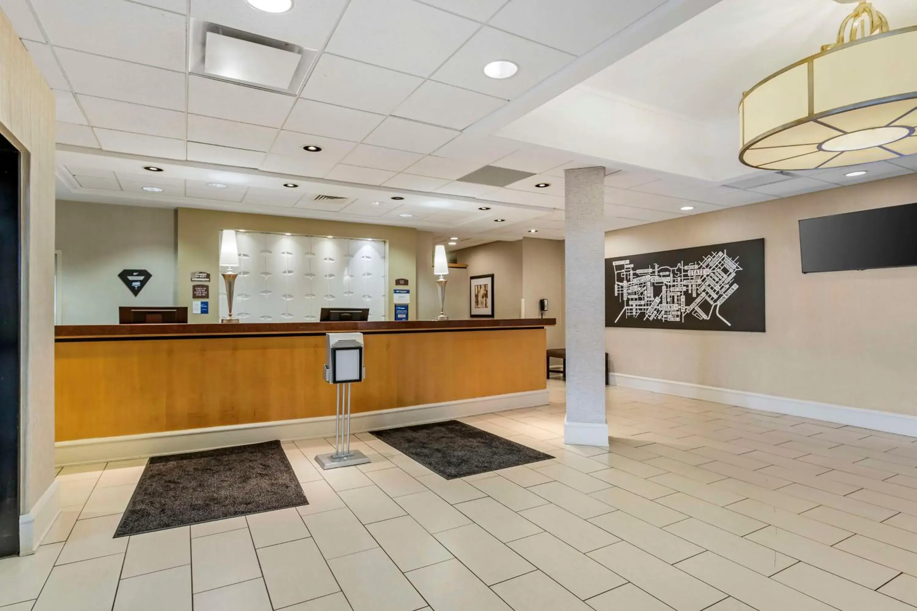 Lobby or reception in Best Western Plus InnTowner Madison Lobby or reception in Best Western Plus InnTowner Madison