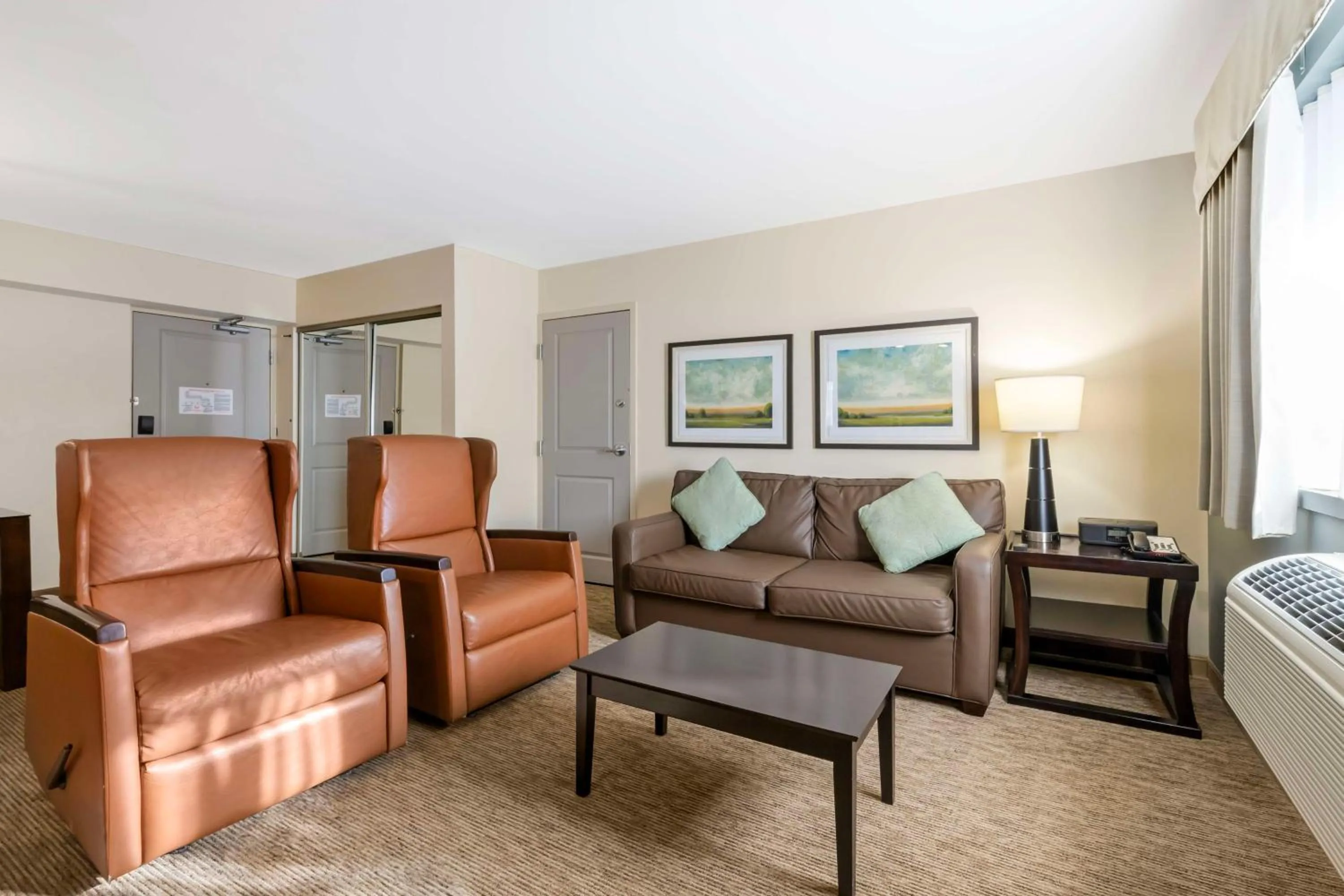 Bedroom in Best Western Plus InnTowner Madison