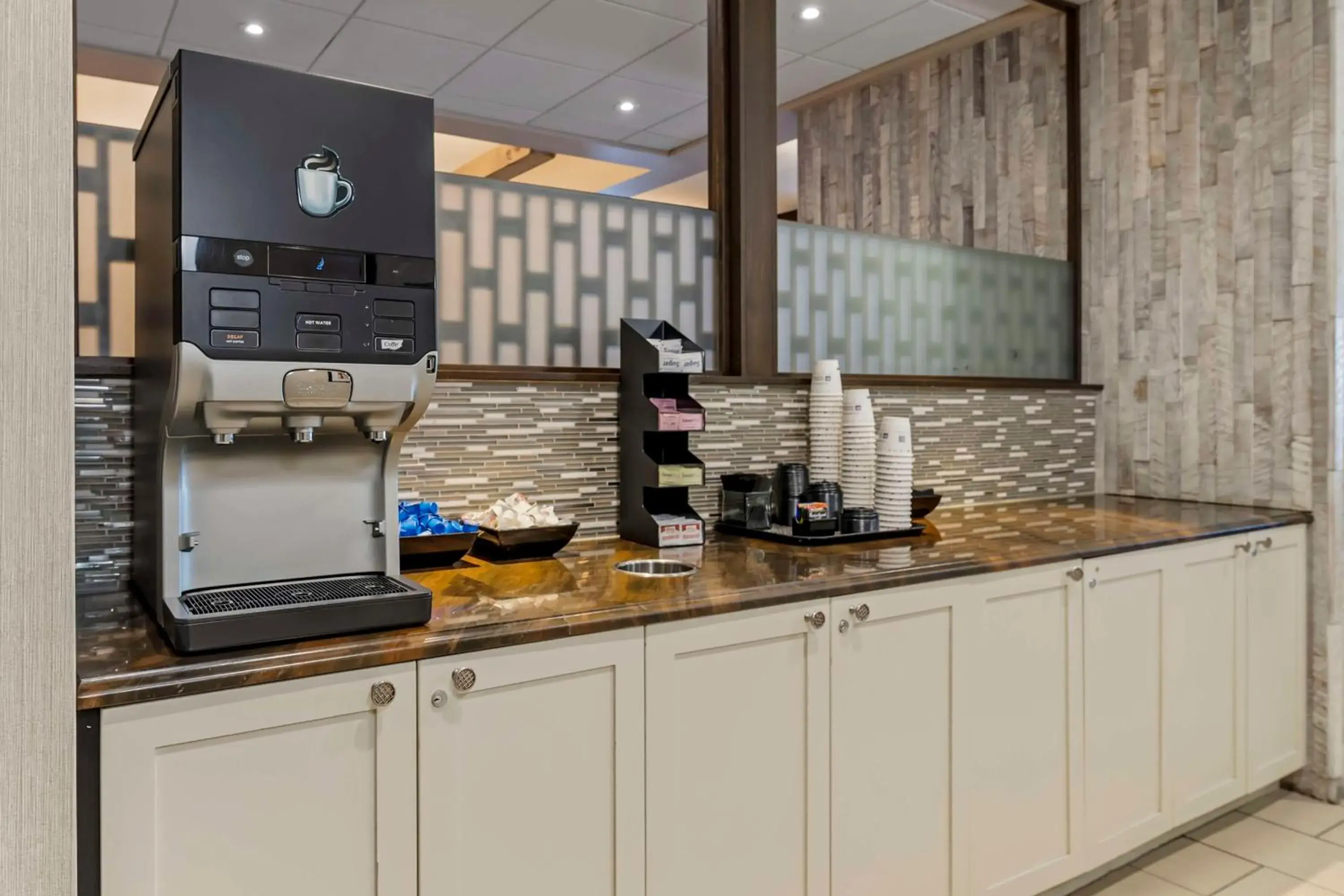 Breakfast in Best Western Plus InnTowner Madison Breakfast in Best Western Plus InnTowner Madison