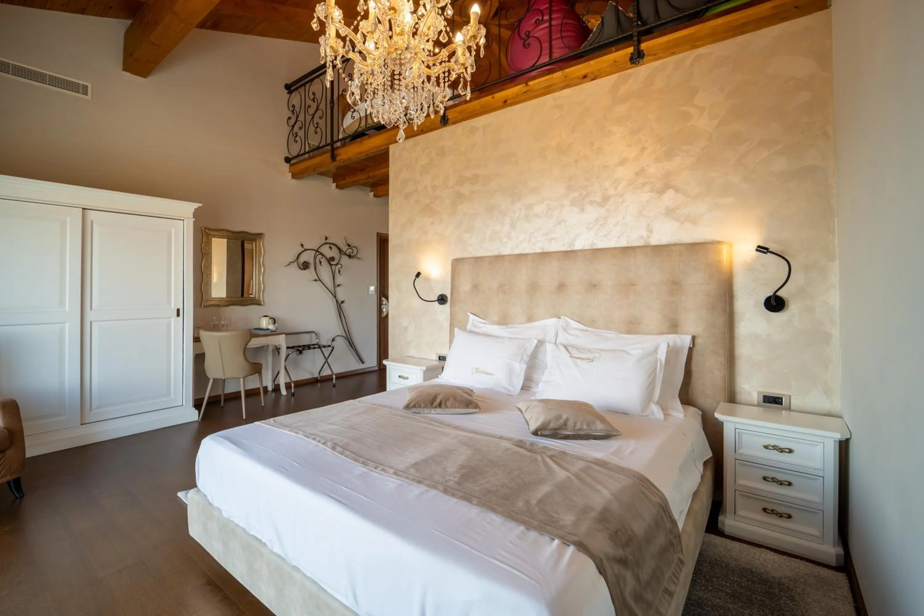 Bed in Wine Residence Cattunar