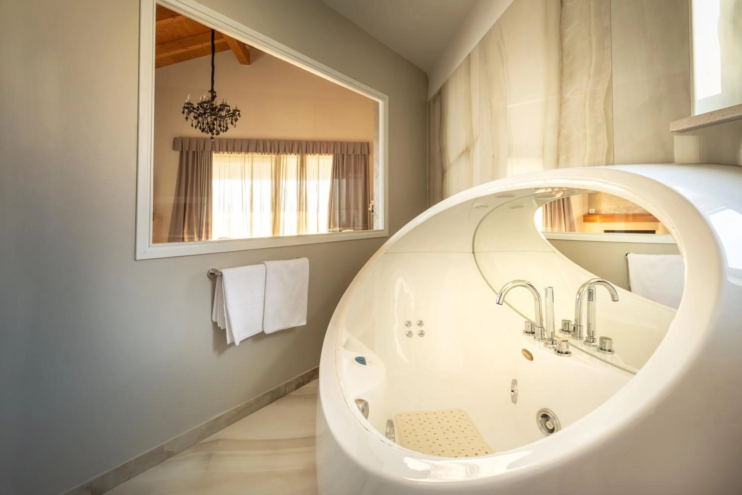 Shower in Wine Residence Cattunar