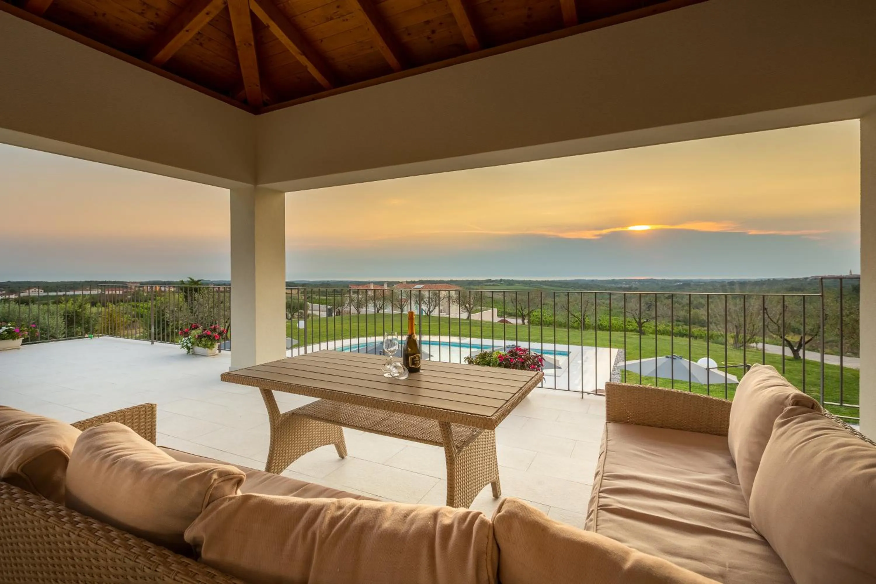 Balcony/Terrace in Wine Residence Cattunar