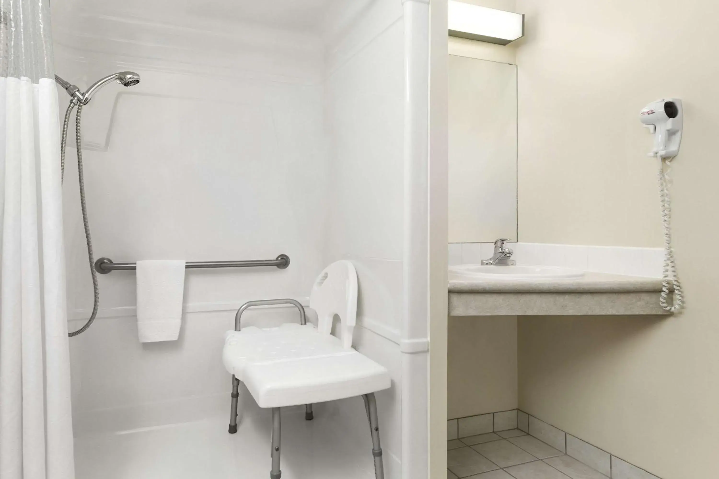 Bathroom in Days Inn by Wyndham Steinbach Bathroom in Days Inn by Wyndham Steinbach