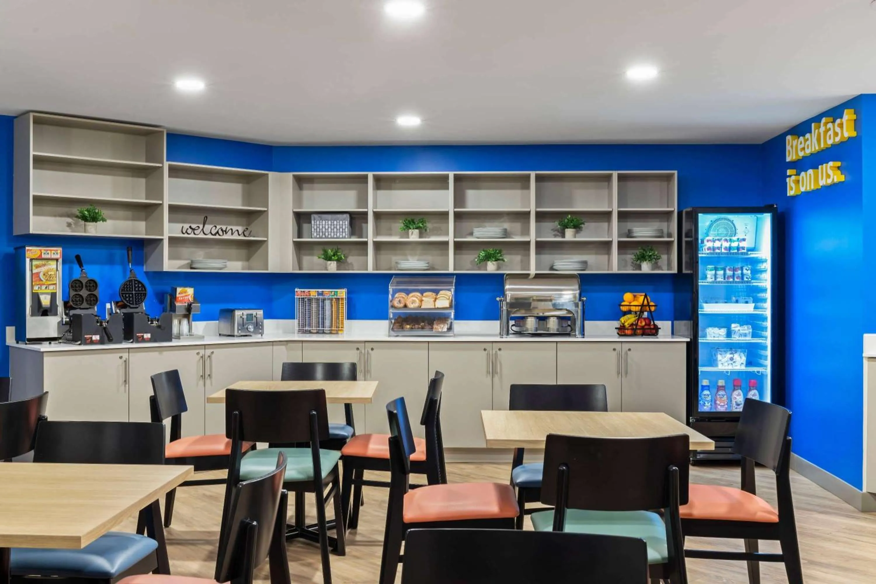 Restaurant/places to eat in Days Inn by Wyndham Steinbach