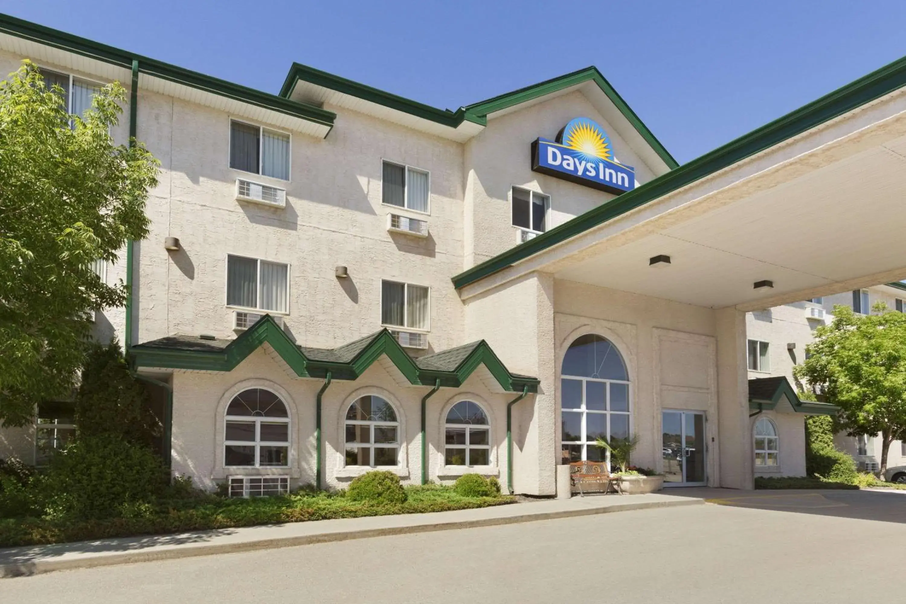 Property building in Days Inn by Wyndham Steinbach Property building in Days Inn by Wyndham Steinbach