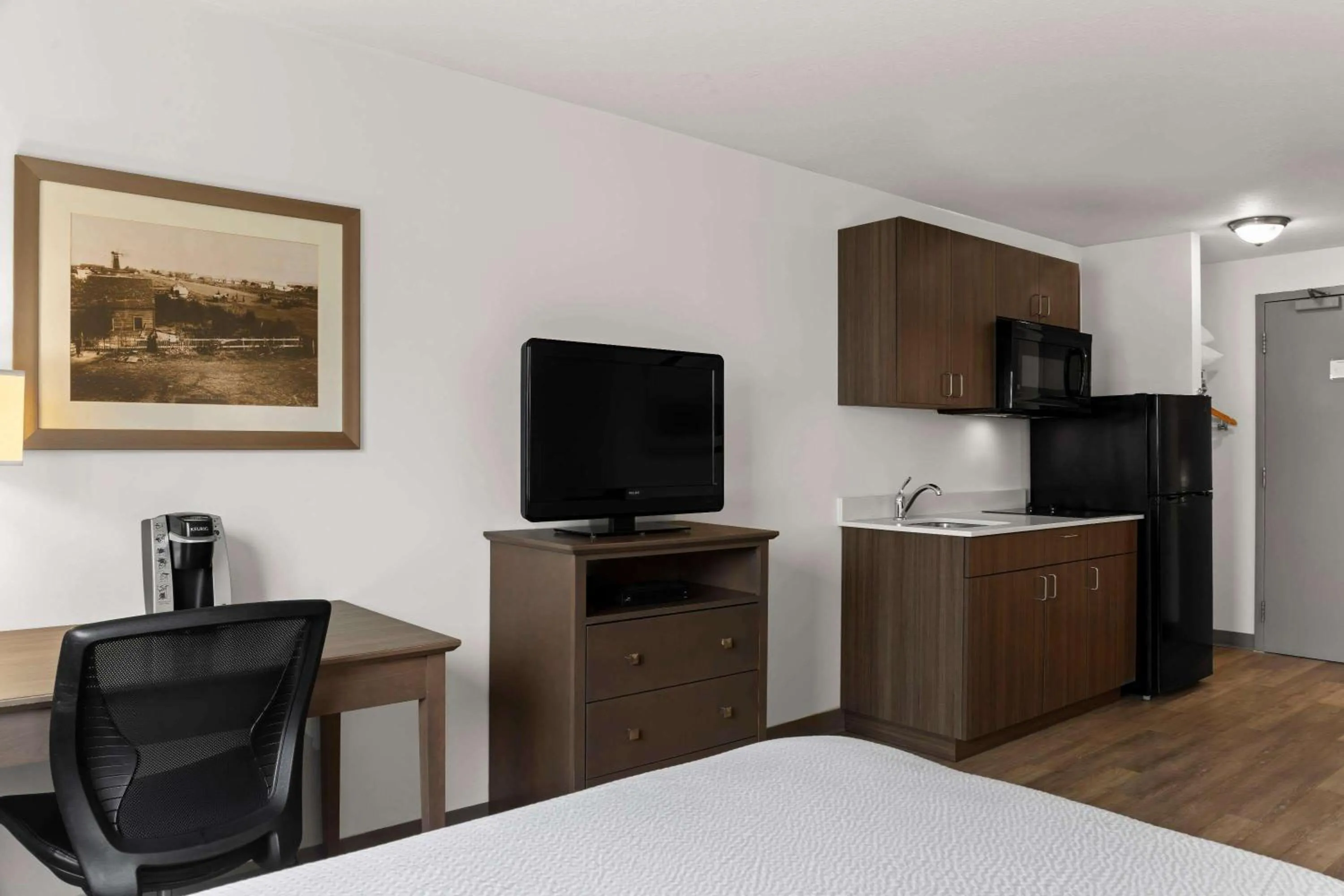 Bed in Days Inn by Wyndham Steinbach