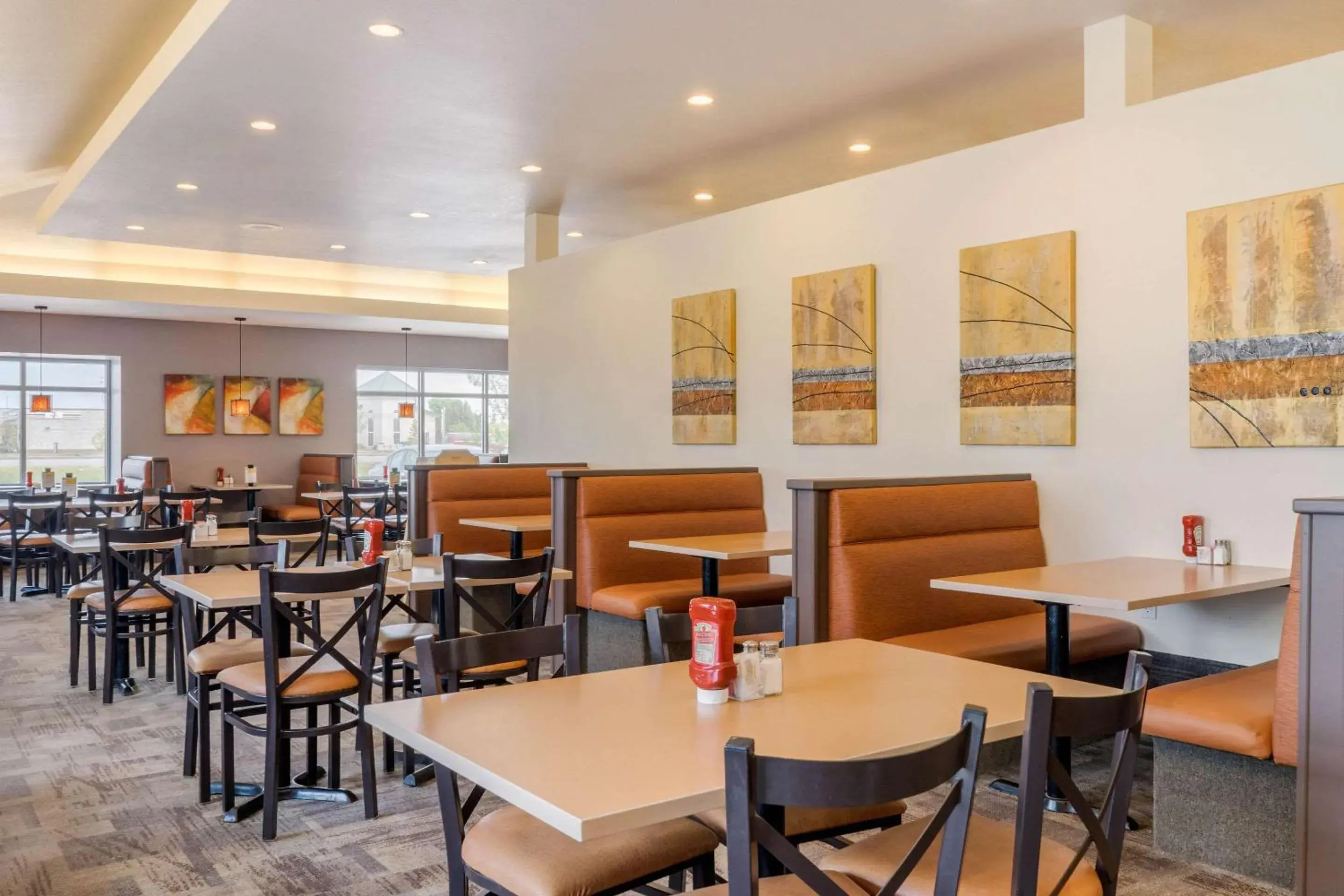 Breakfast in Quality Inn & Suites Breakfast in Quality Inn & Suites