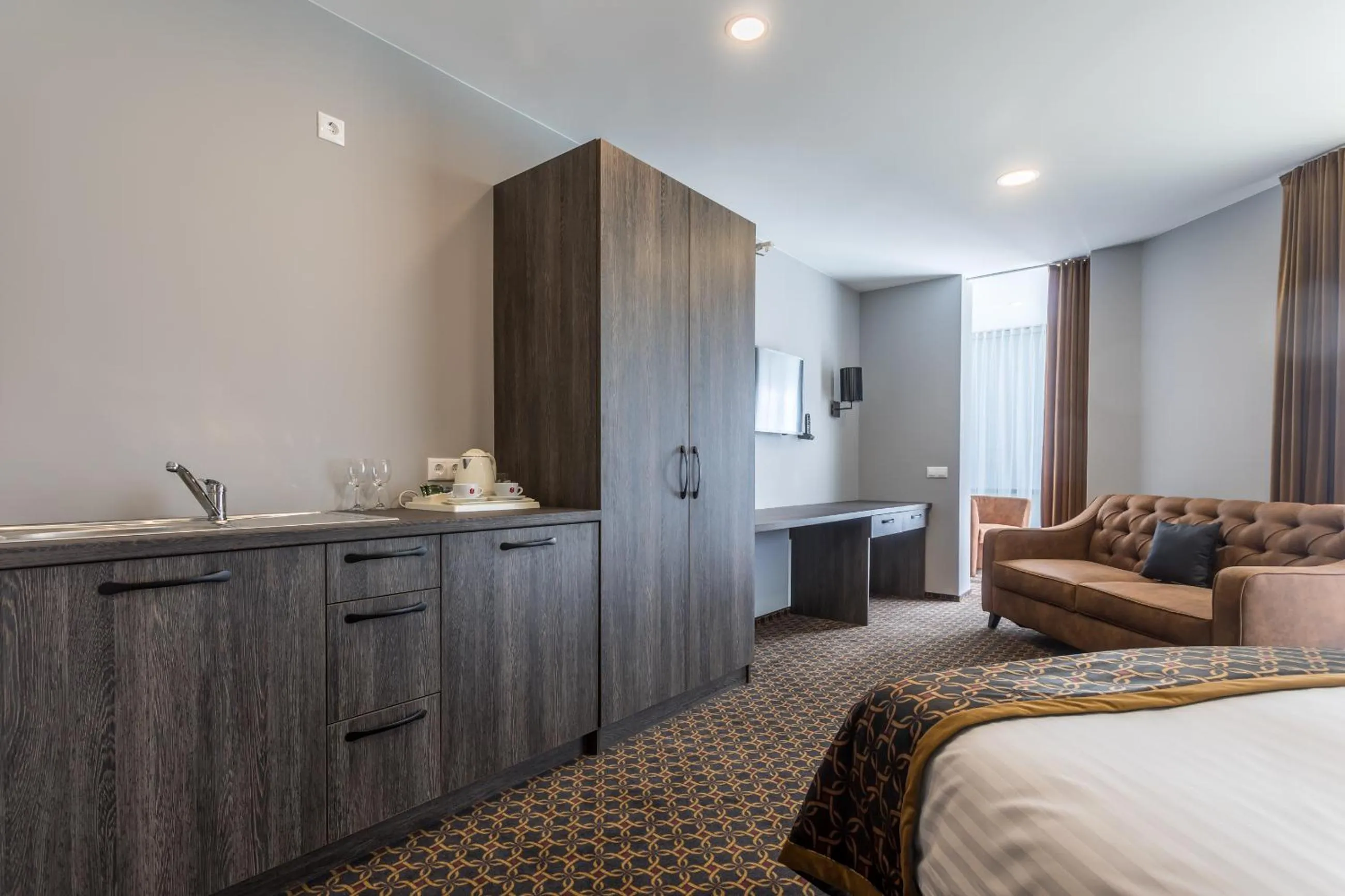 Bed in Resort Hotel Elija