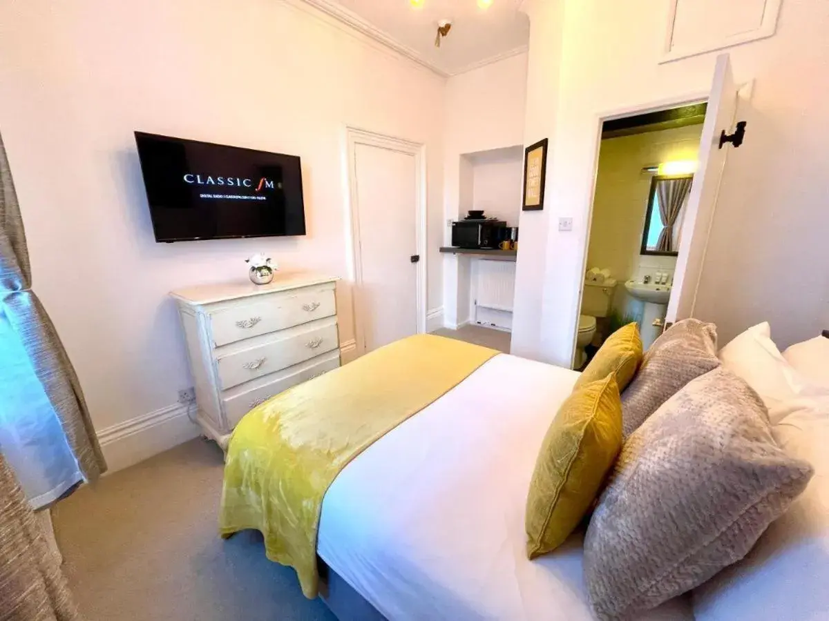 Bedroom, Bed in Blue Skye Guest House 8 Bedroom, Bed in Blue Skye Guest House 8