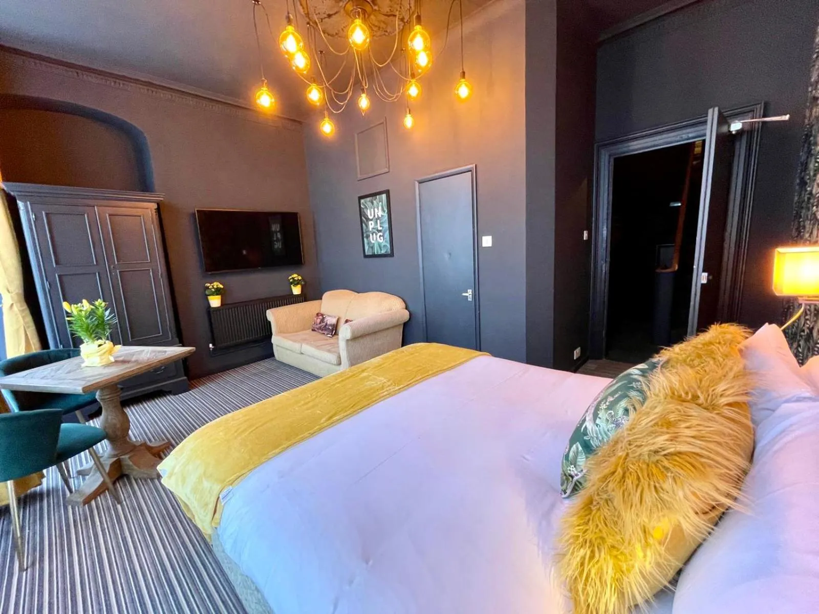 Restaurant/places to eat, Bed in Brighton Black Hotel Kemptown