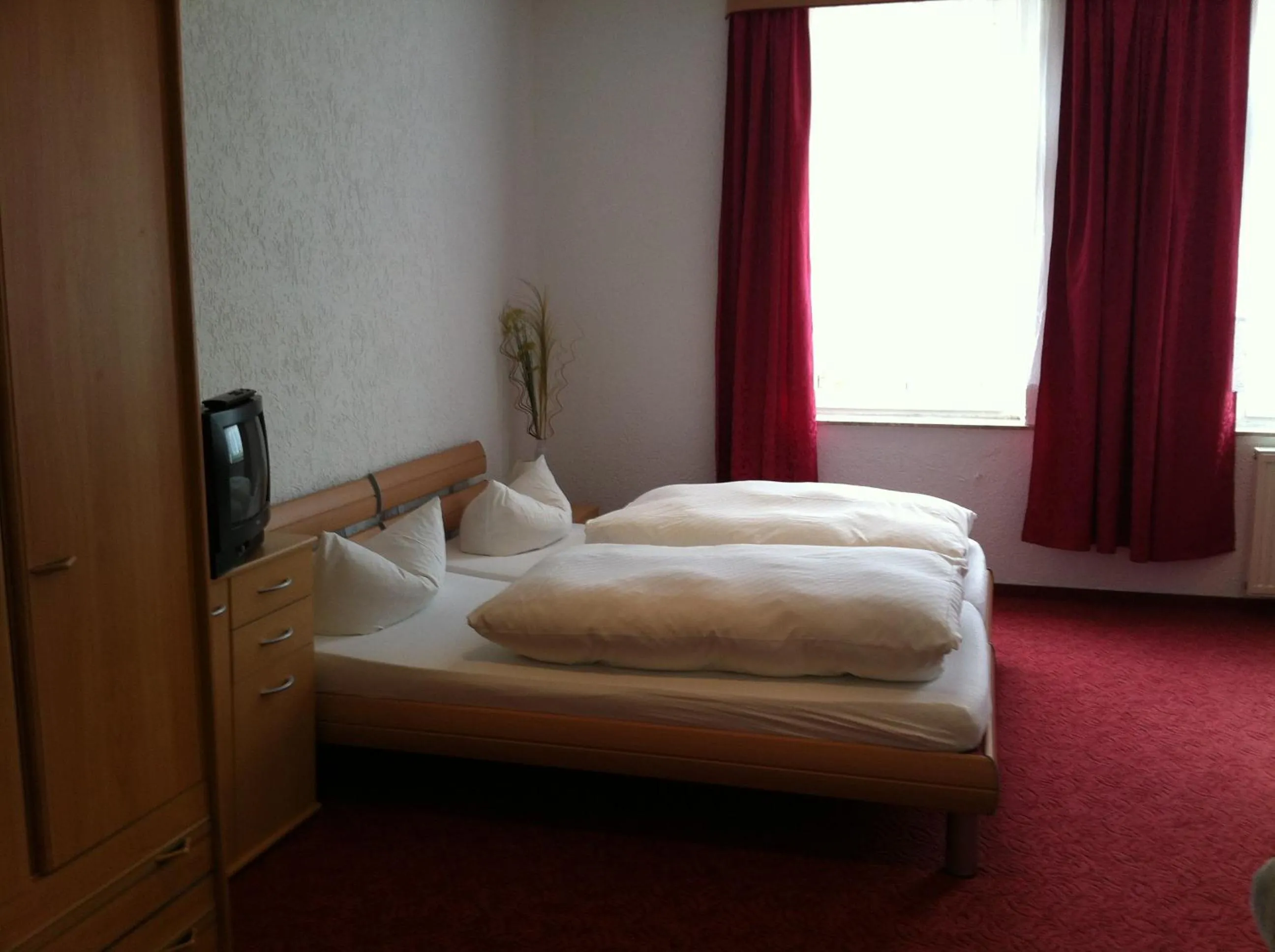 Bed in Hotel Zum Goldenen Löwen