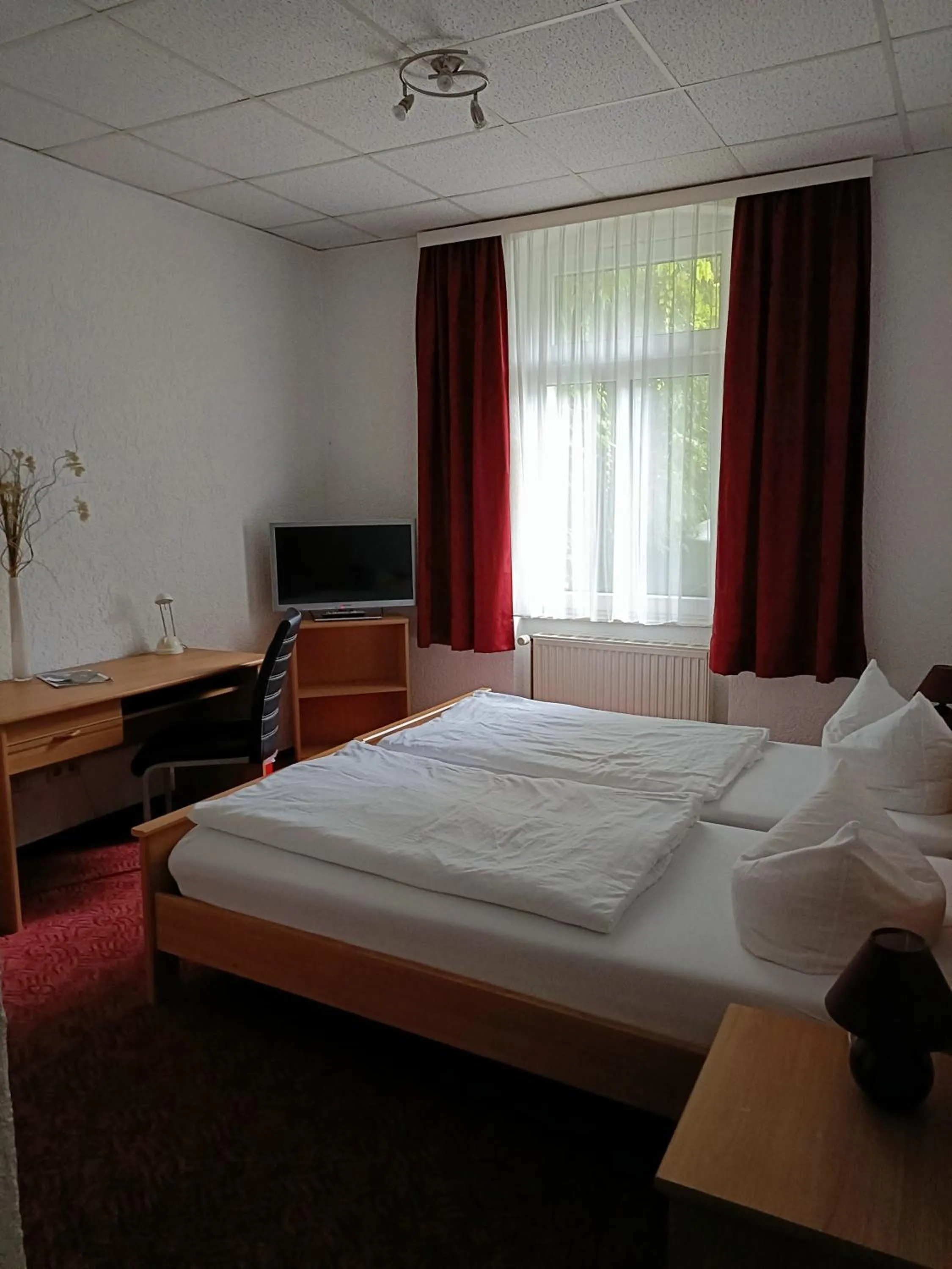 Bed in Hotel Zum Goldenen Löwen