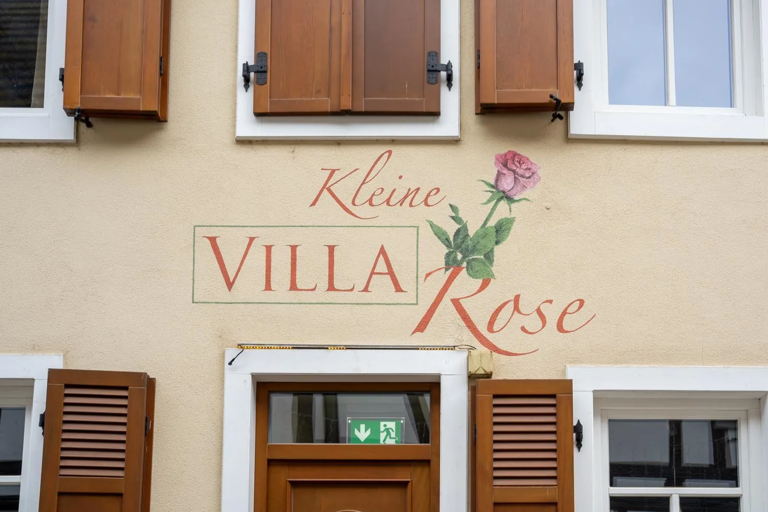 Property logo or sign in Kleine Villa Rose