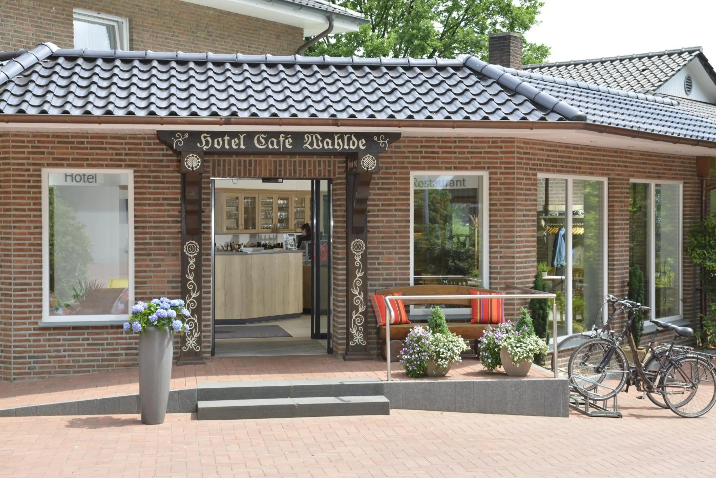 Property building in Hotel Land-gut-Hotel Wahlde