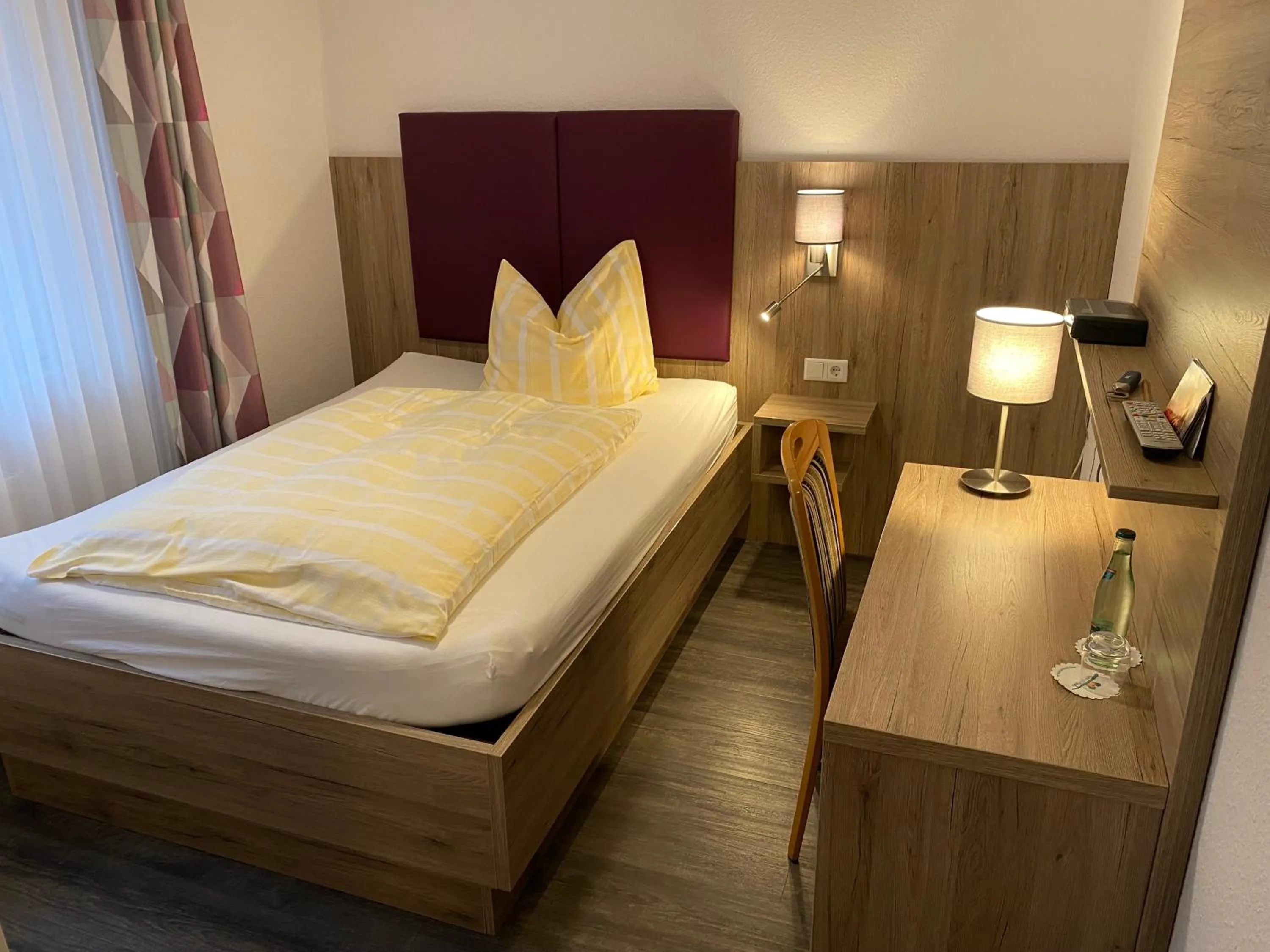 Bedroom, Bed in Hotel Land-gut-Hotel Wahlde