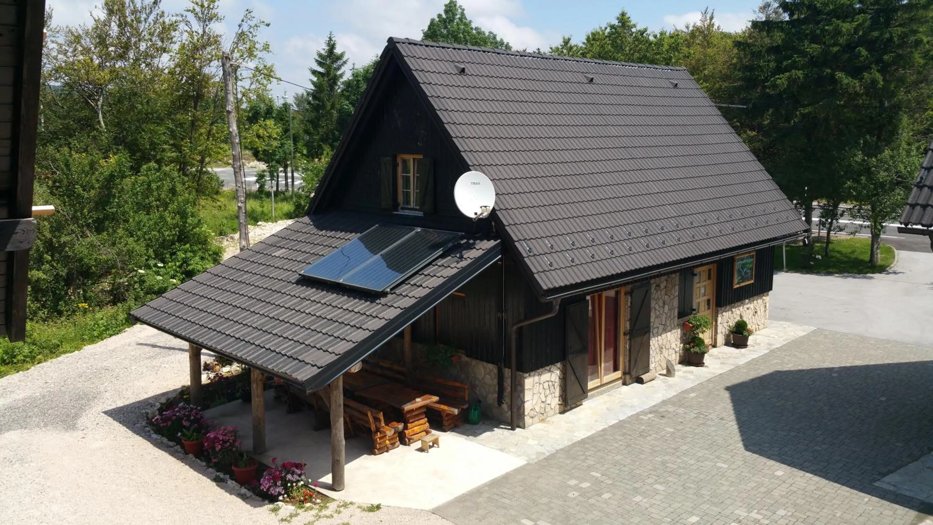 Property building in Rustic Inn River 2