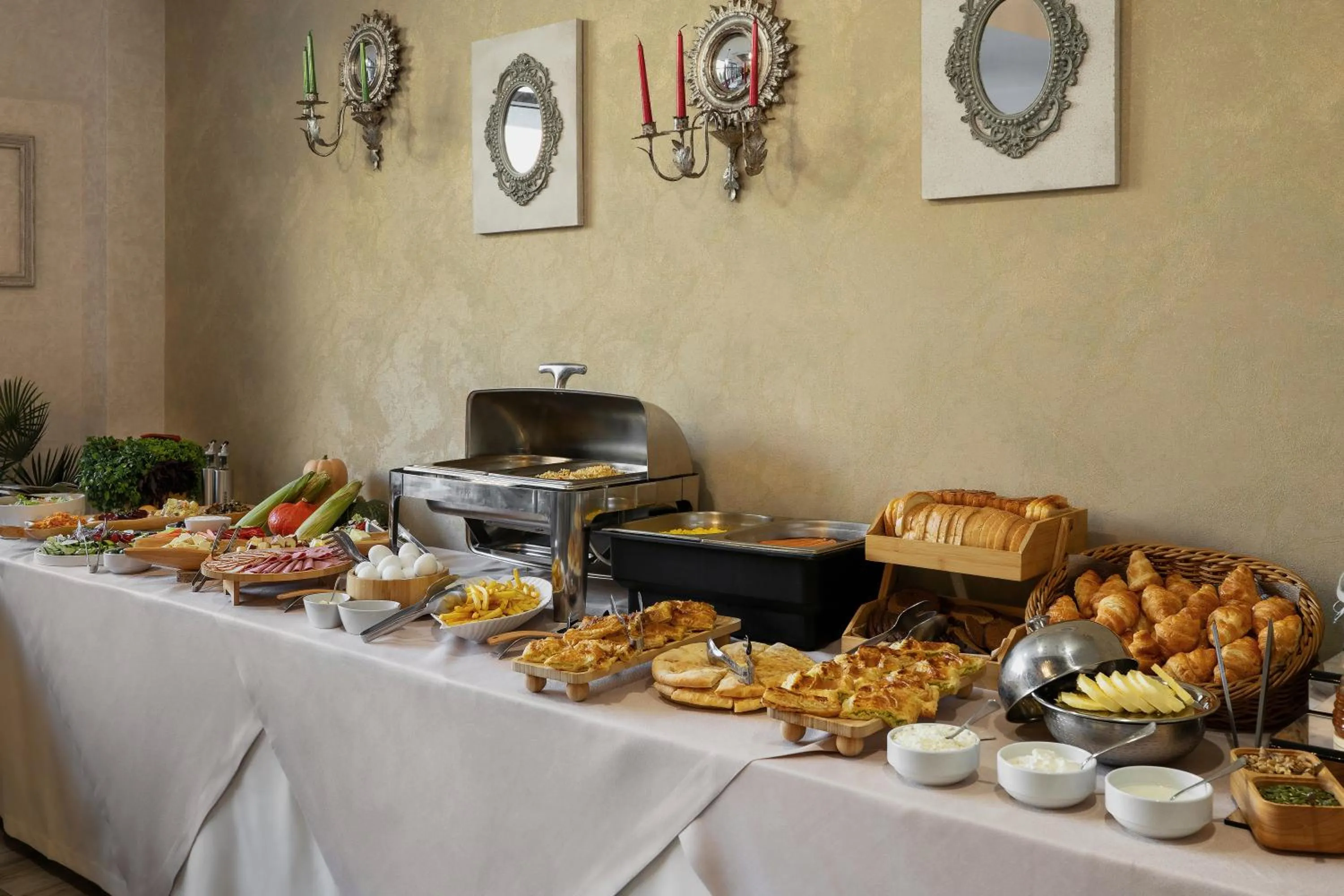 Buffet breakfast in Sephia Hotel