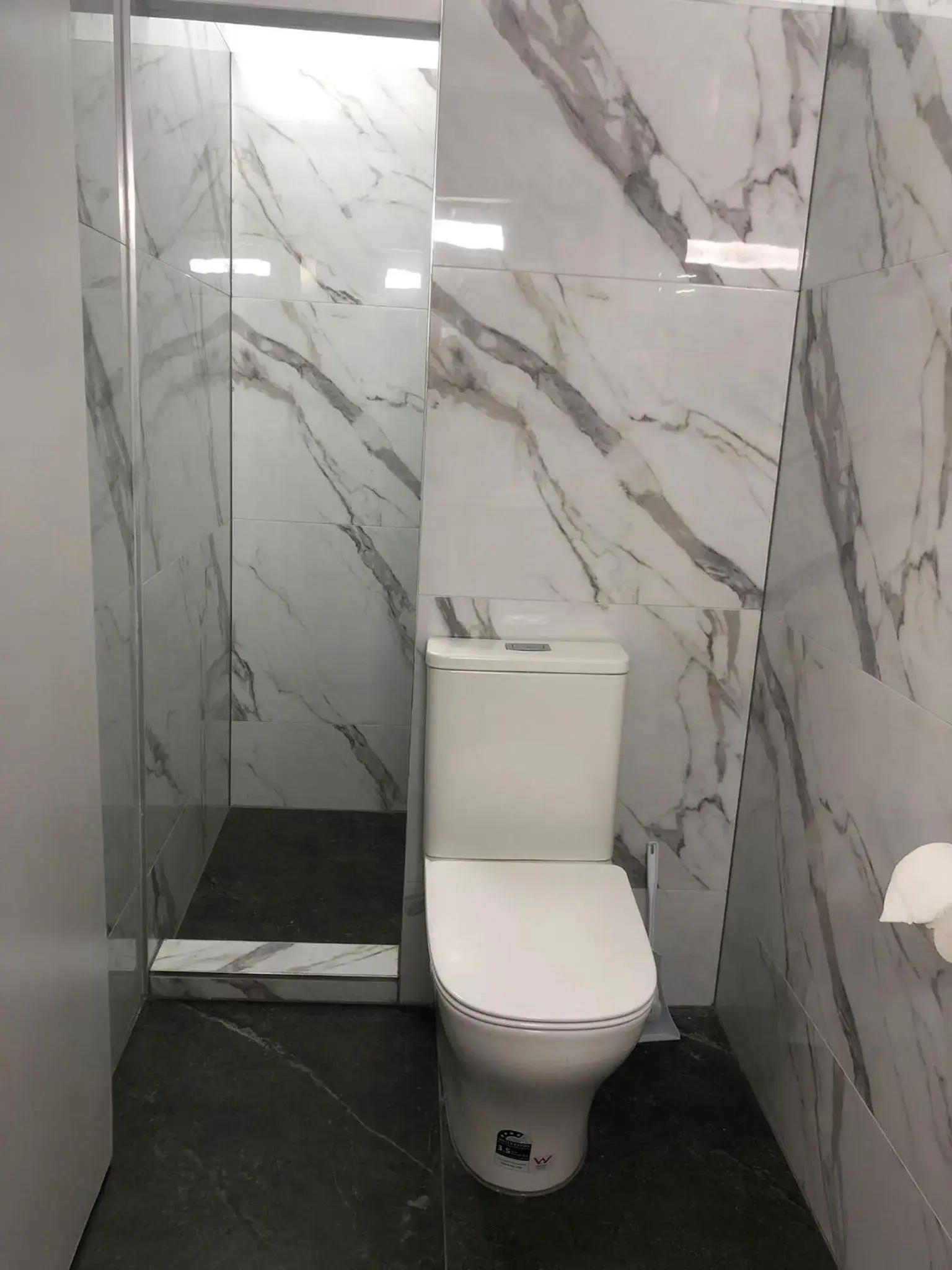 Bathroom in Gladstone CBD Motel Bathroom in Gladstone CBD Motel