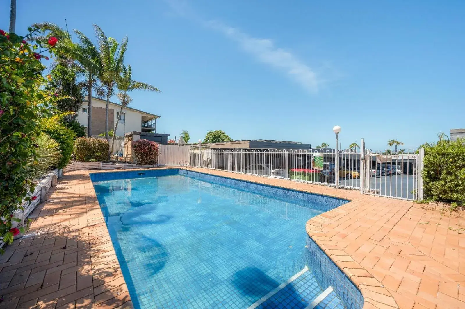 Swimming pool in Gladstone CBD Motel Swimming pool in Gladstone CBD Motel