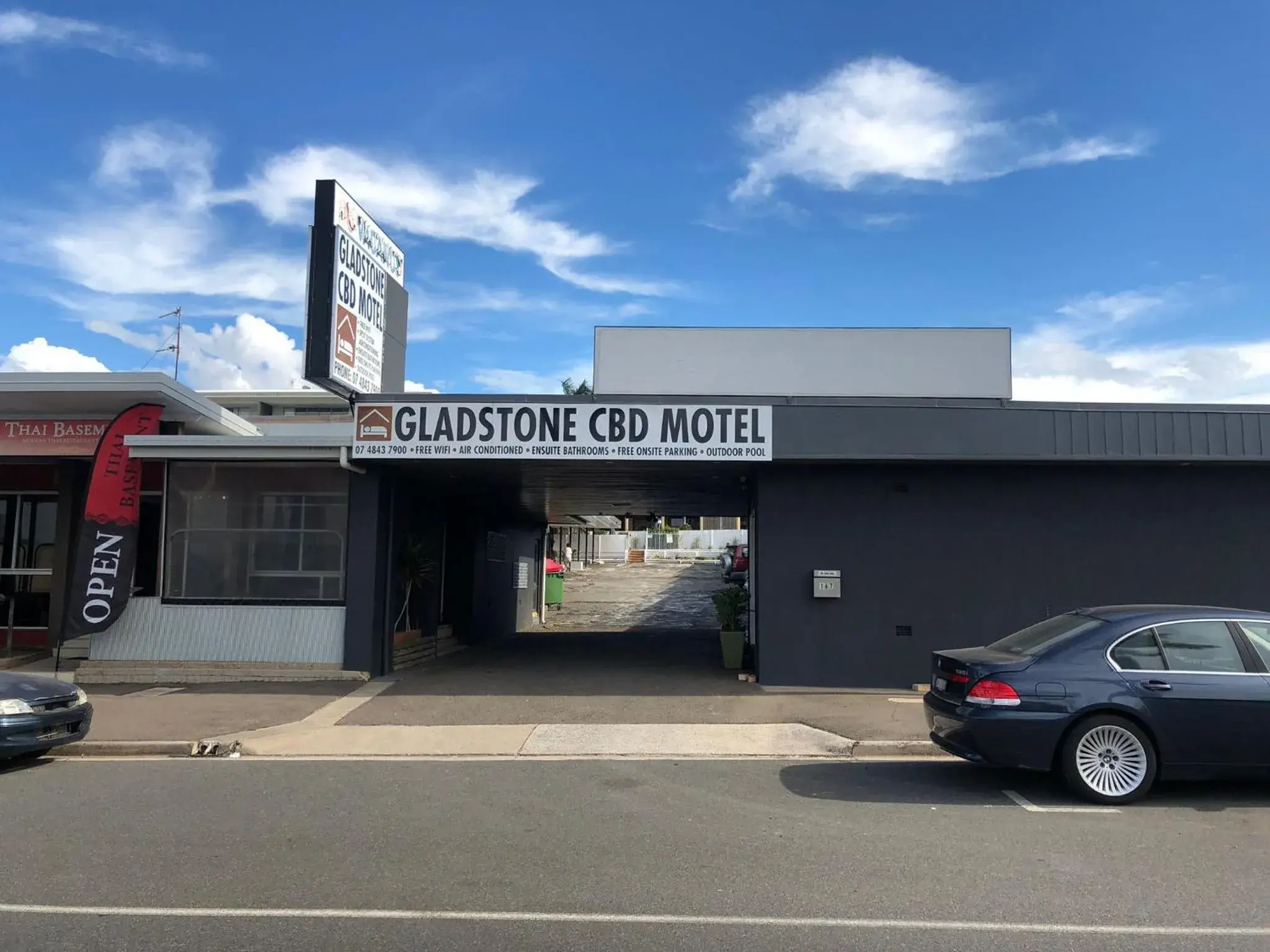 Property building in Gladstone CBD Motel Property building in Gladstone CBD Motel