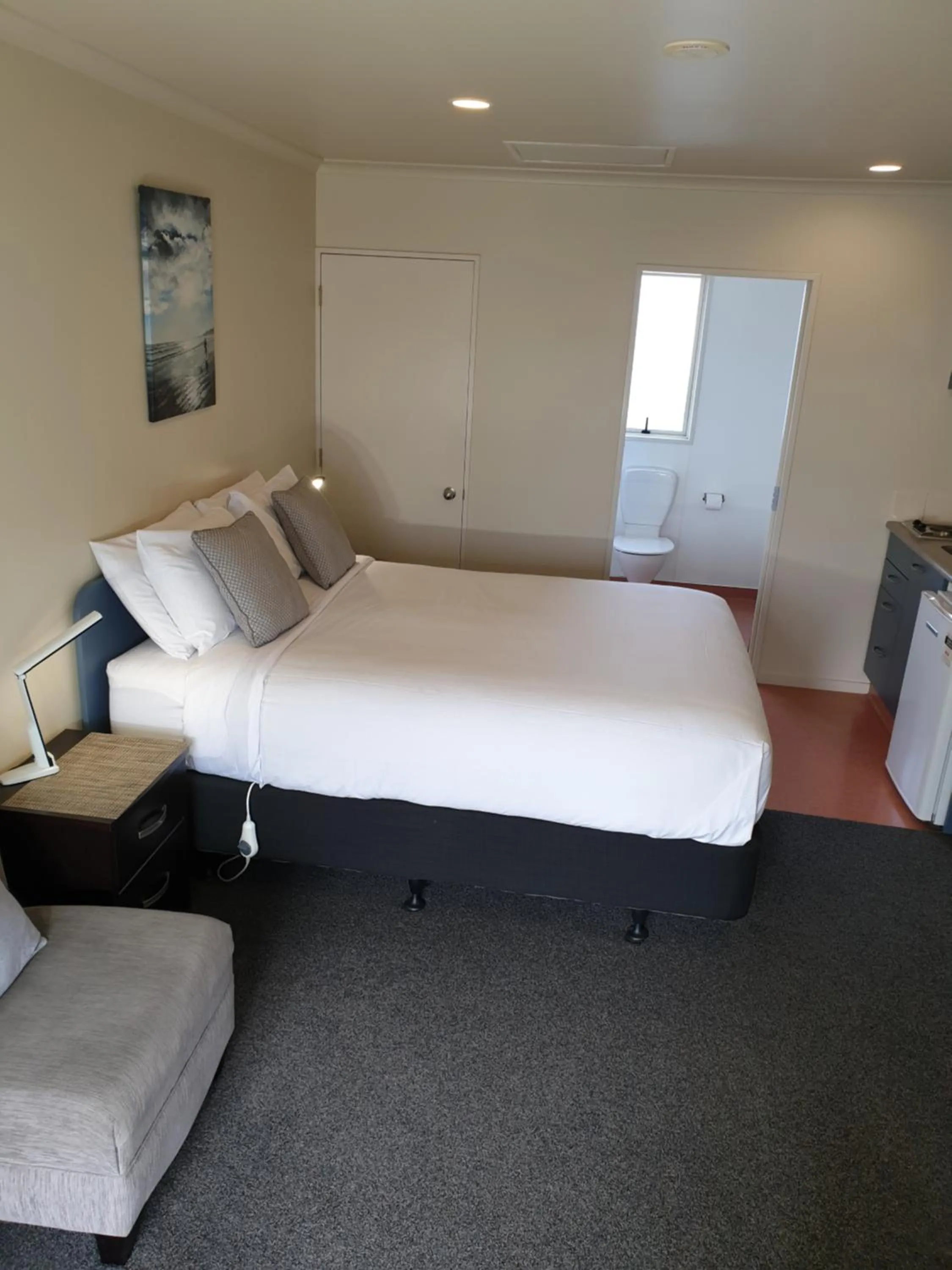 Property building, Bed in Northcote Motor Lodge