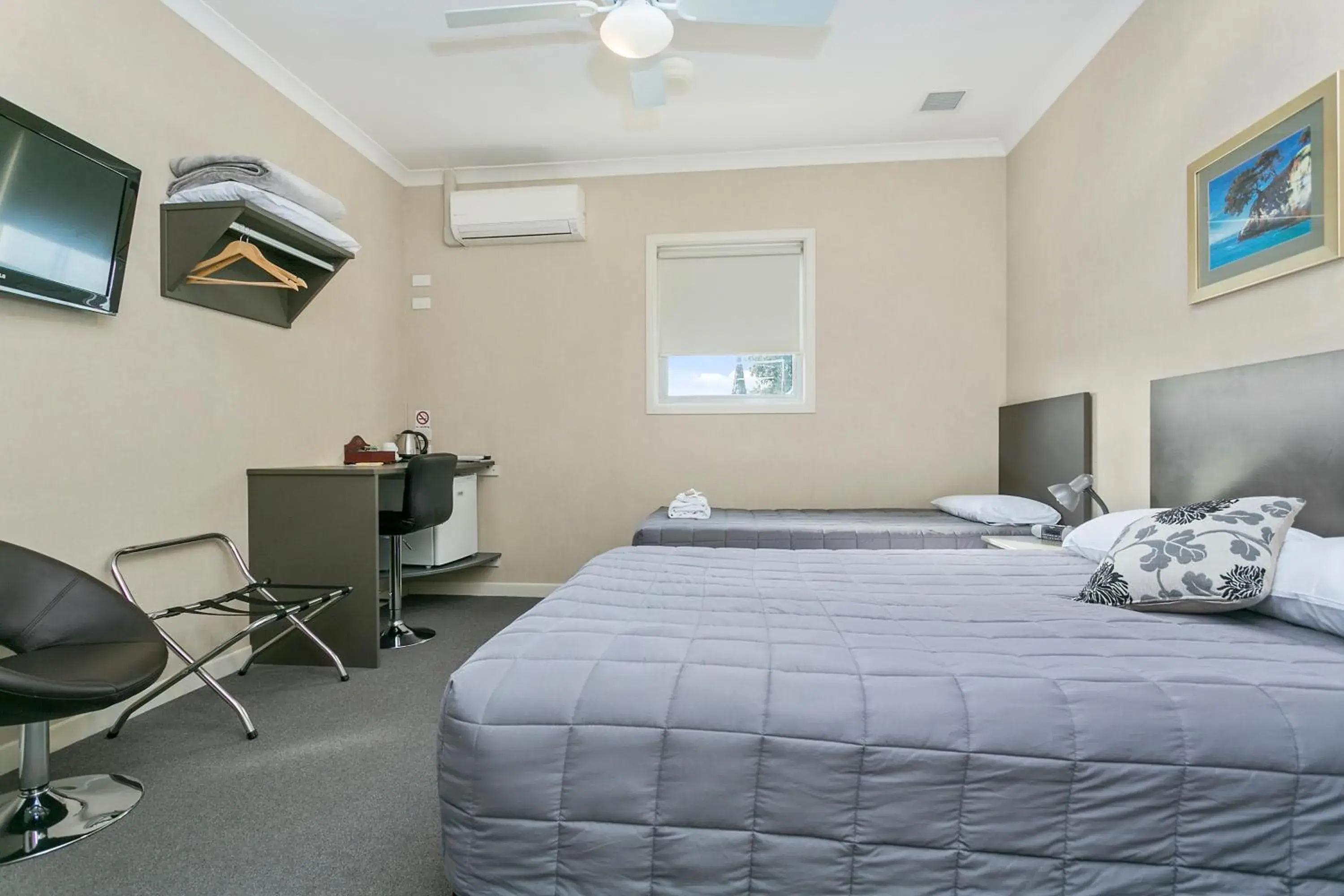 Bed in No 1 Motels Bed in No 1 Motels