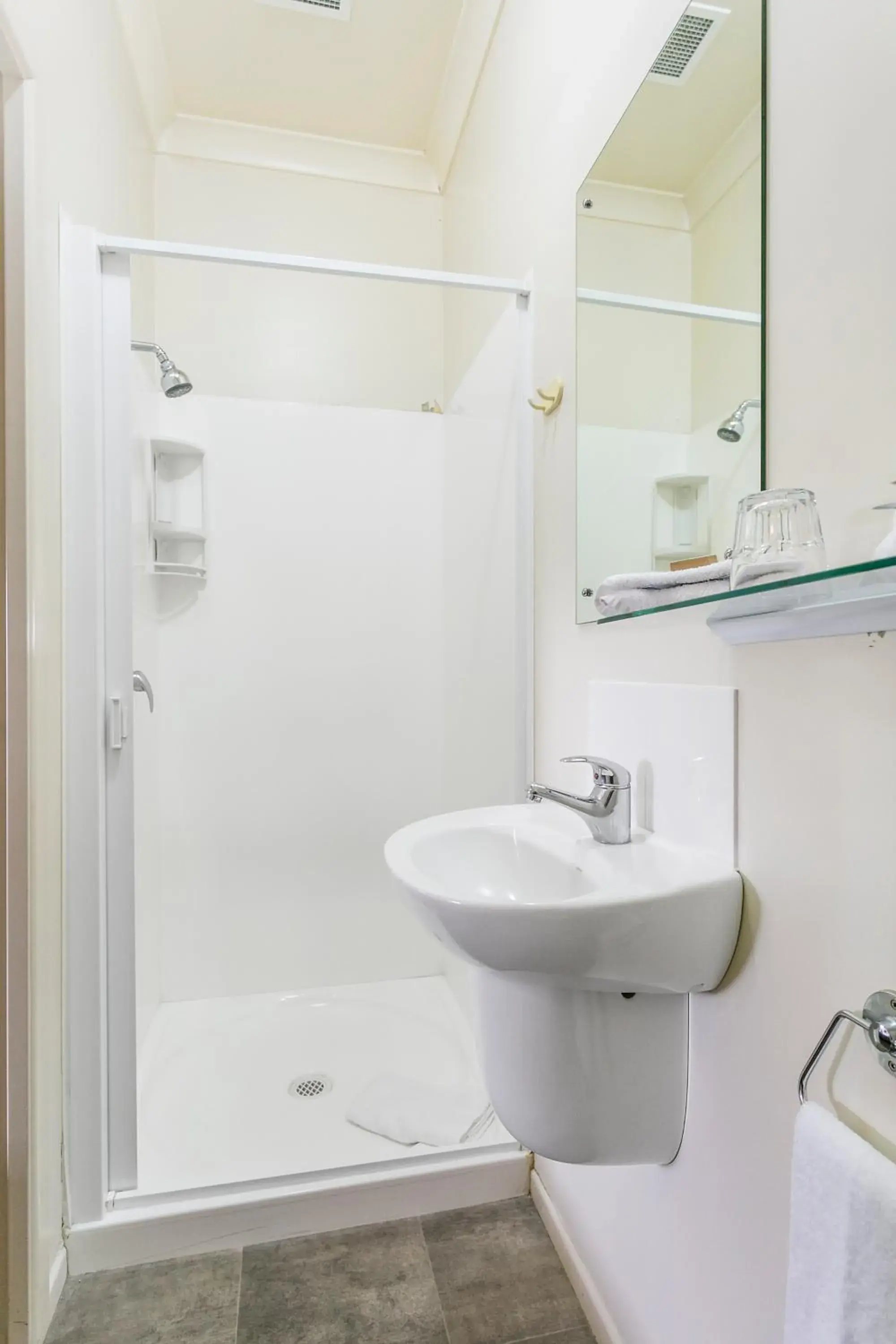 Queen Room in No 1 Motels Queen Room in No 1 Motels