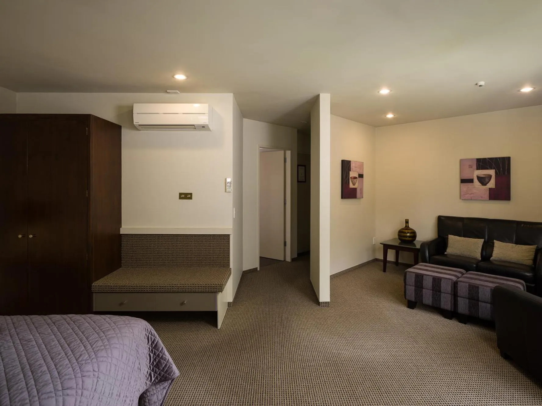 Bedroom, Bed in Carnmore Chateau Marlborough