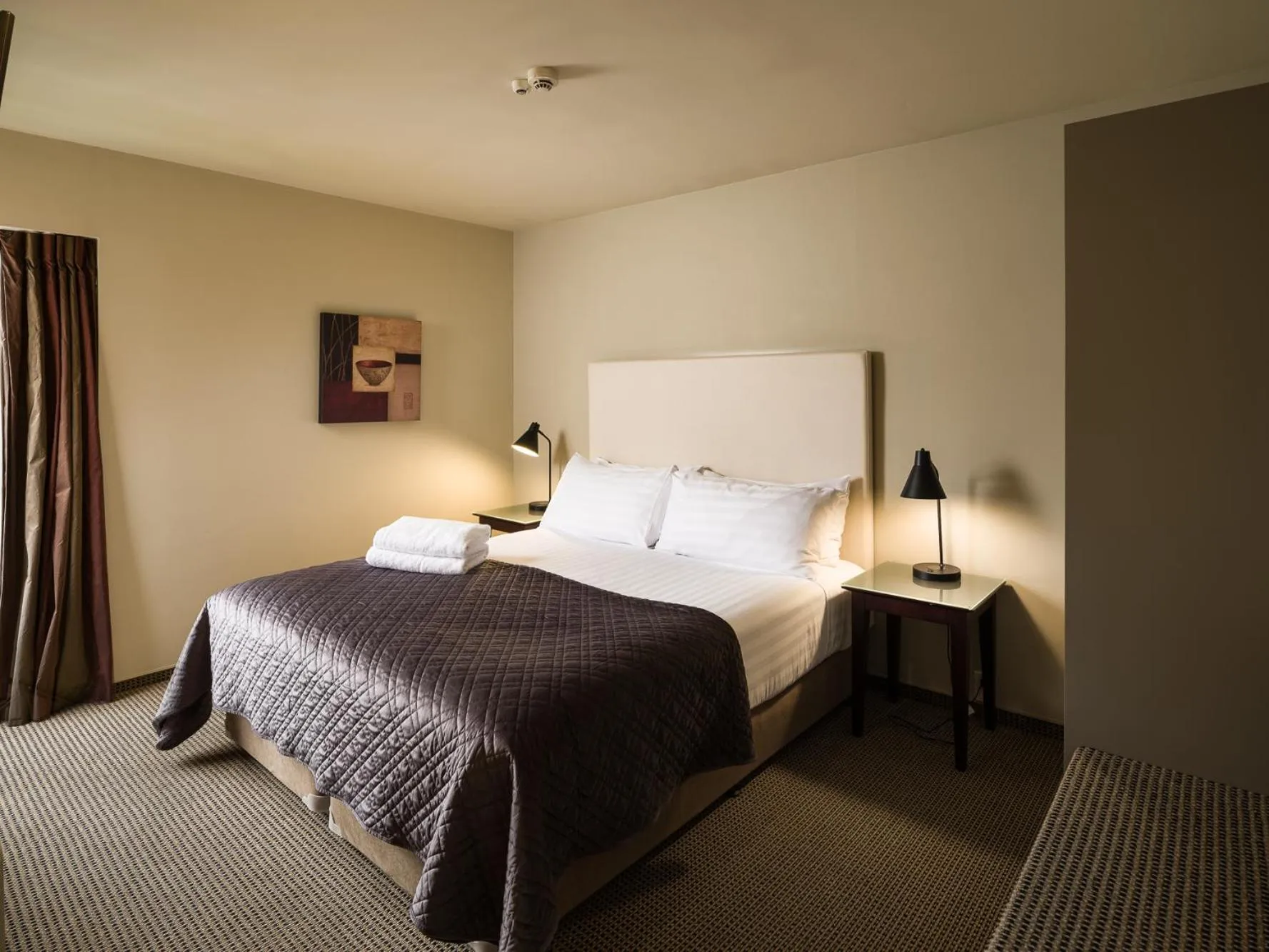 Bedroom, Bed in Carnmore Chateau Marlborough
