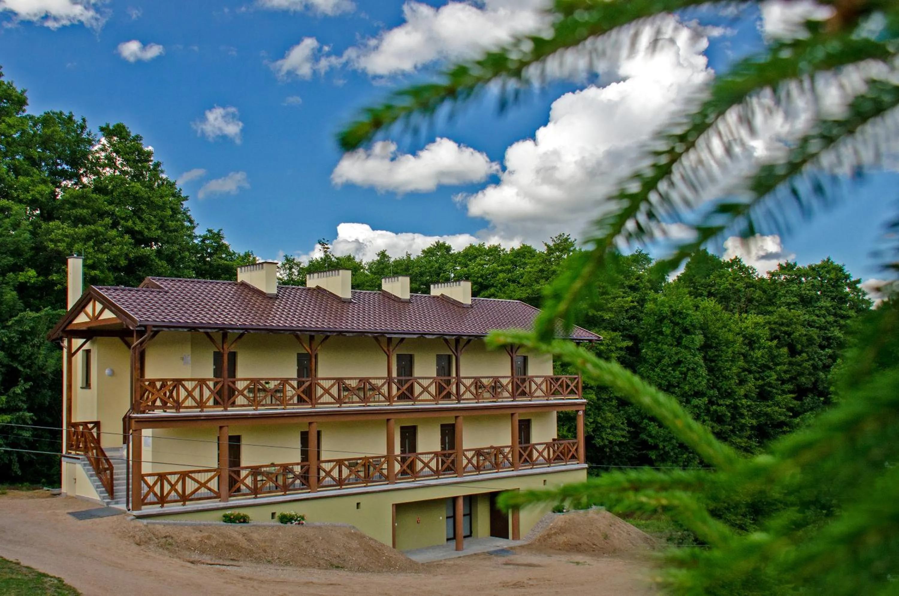 Property building in Ośrodek Dąbrówka
