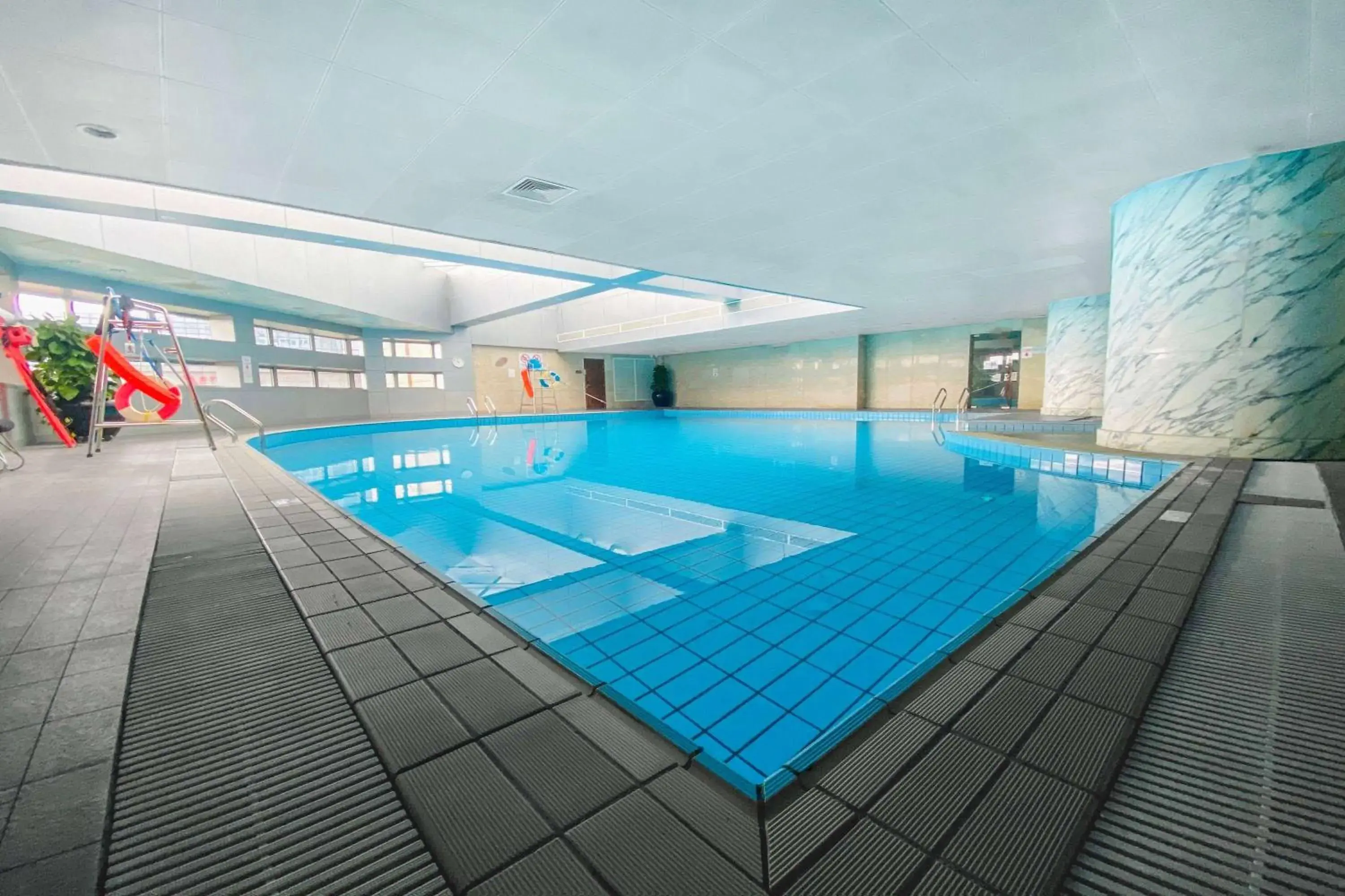 Swimming pool in Ramada Plaza Pudong Shanghai Swimming pool in Ramada Plaza Pudong Shanghai