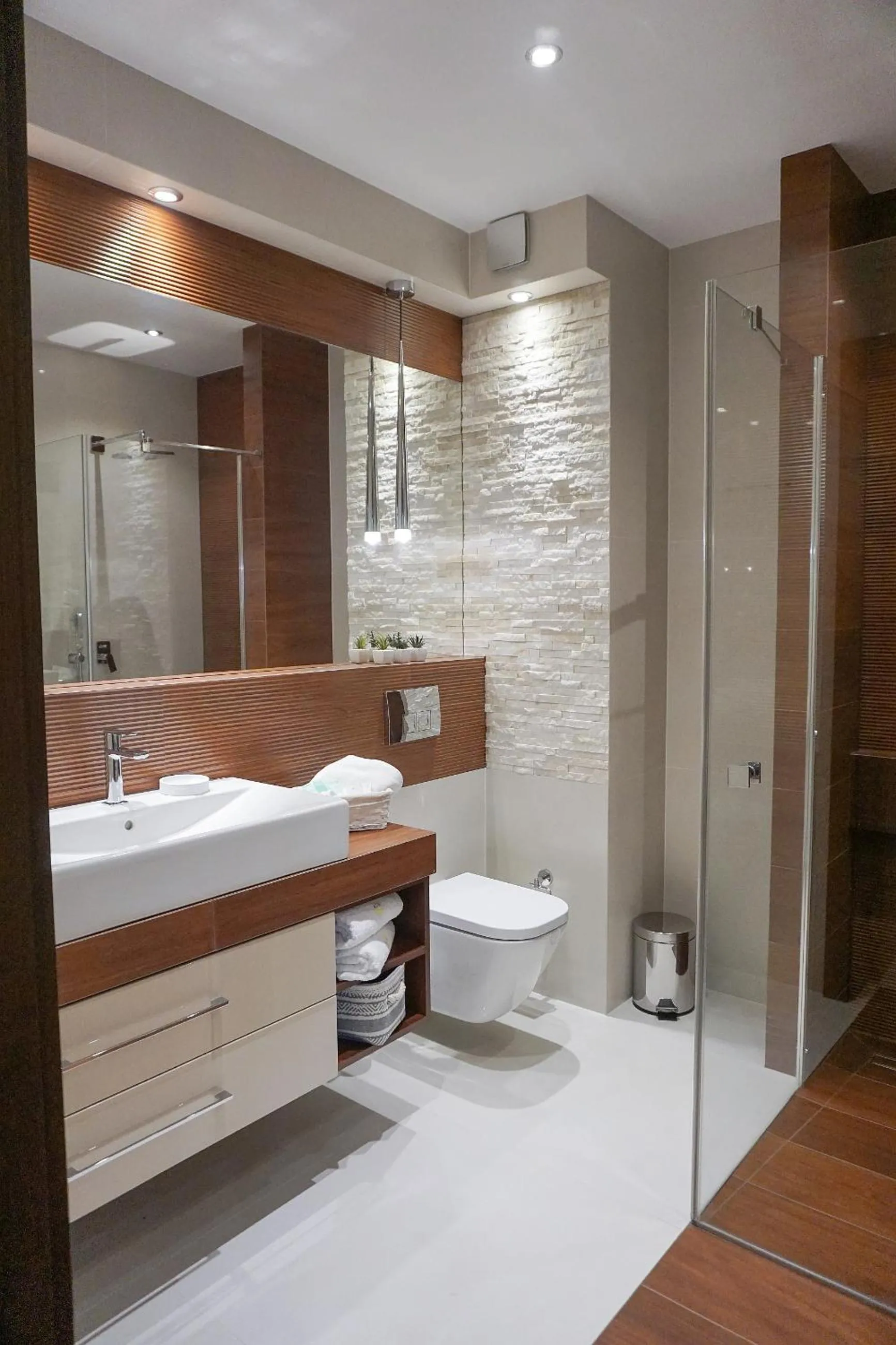 Bathroom in AGA Tenis Apartments by Radwańska