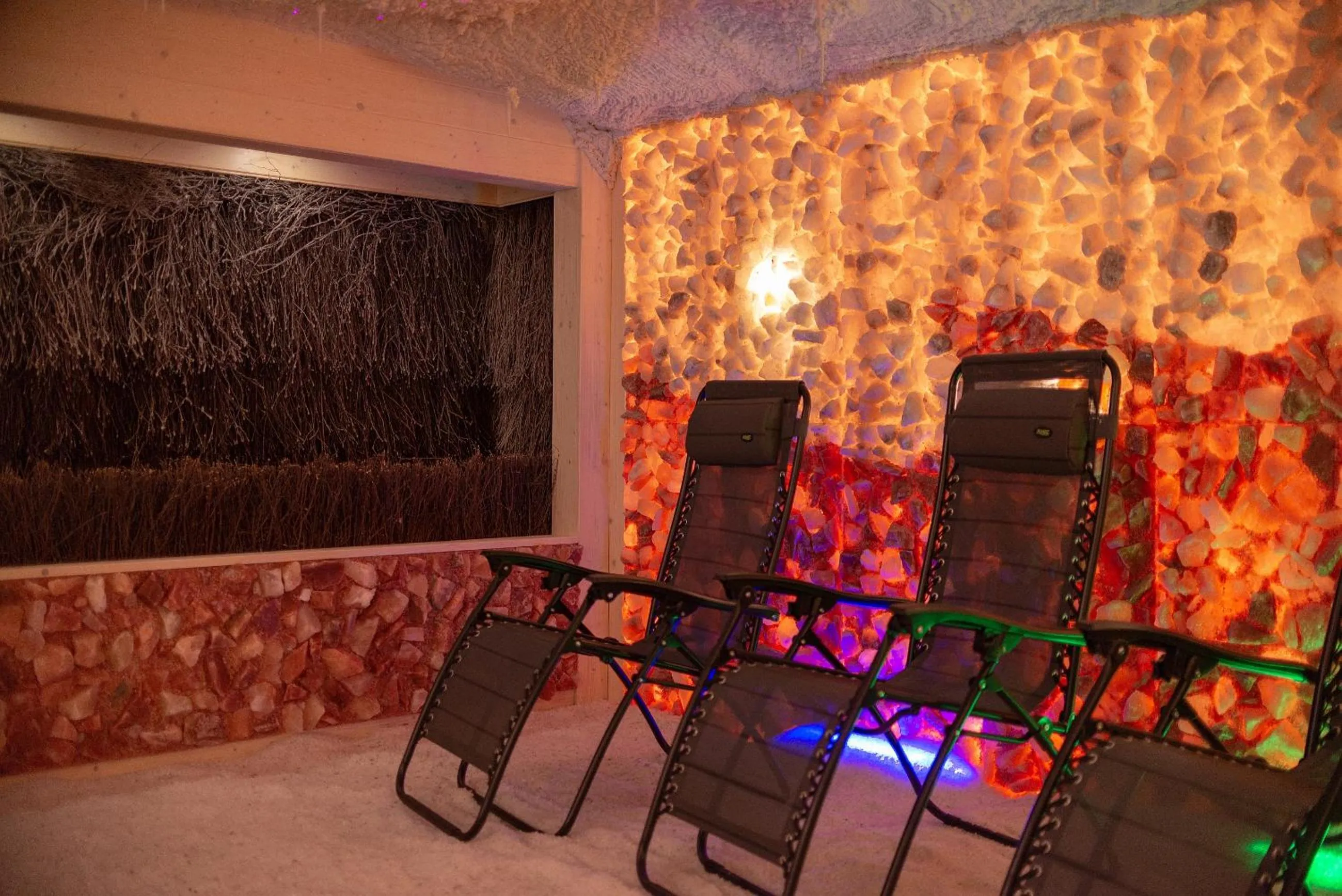 Seating area in AGA Tenis Apartments by Radwańska